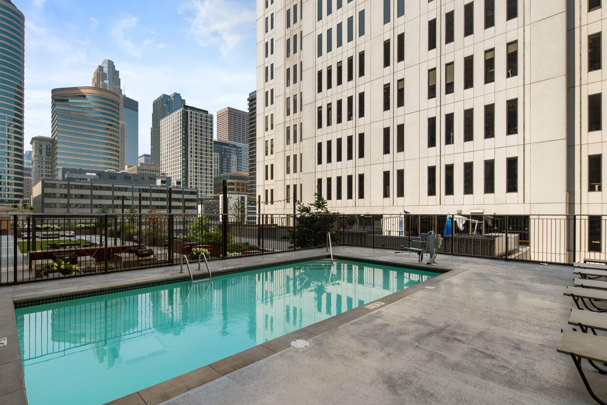 121 Washington Avenue S Unit: 305