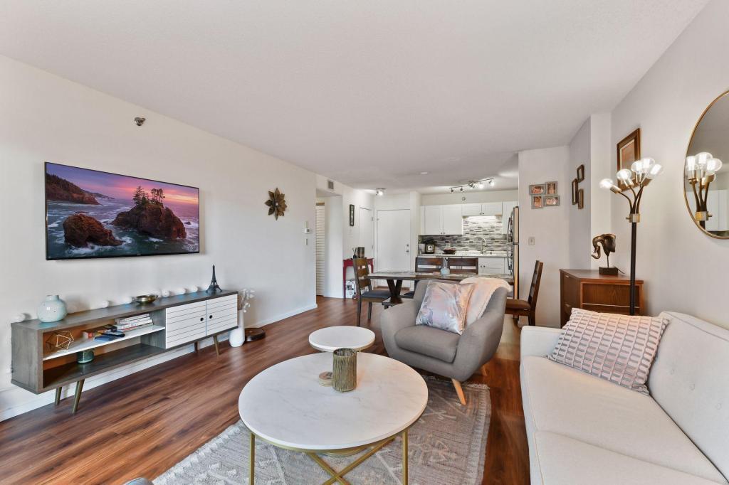 121 Washington Avenue S Unit: 305