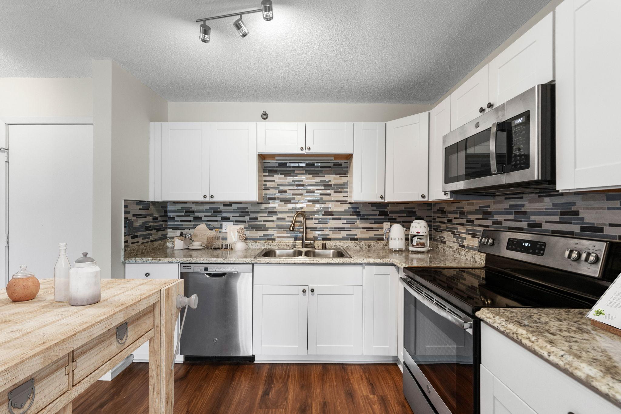 121 Washington Avenue S Unit: 305