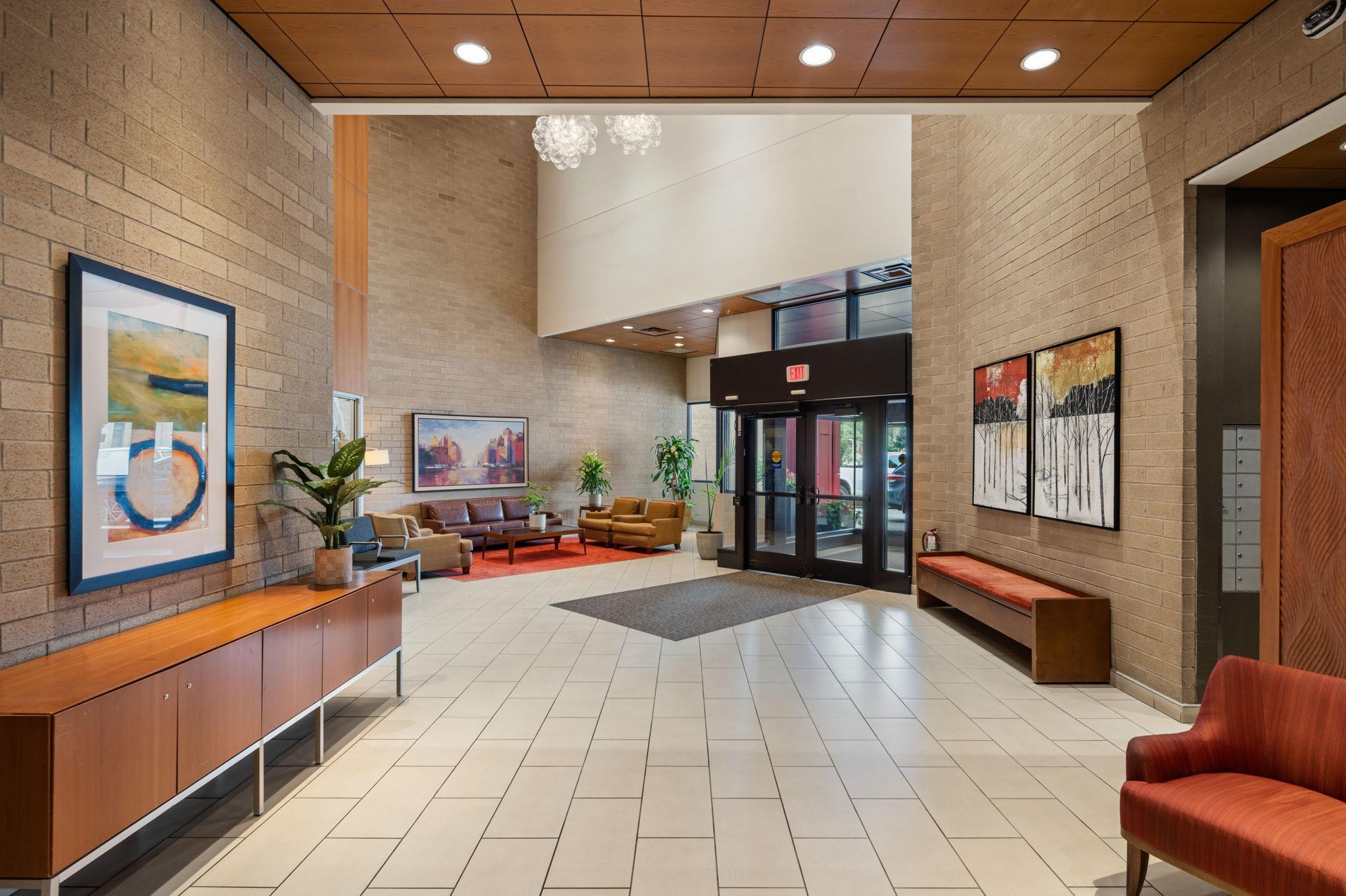 121 Washington Avenue S Unit: 305