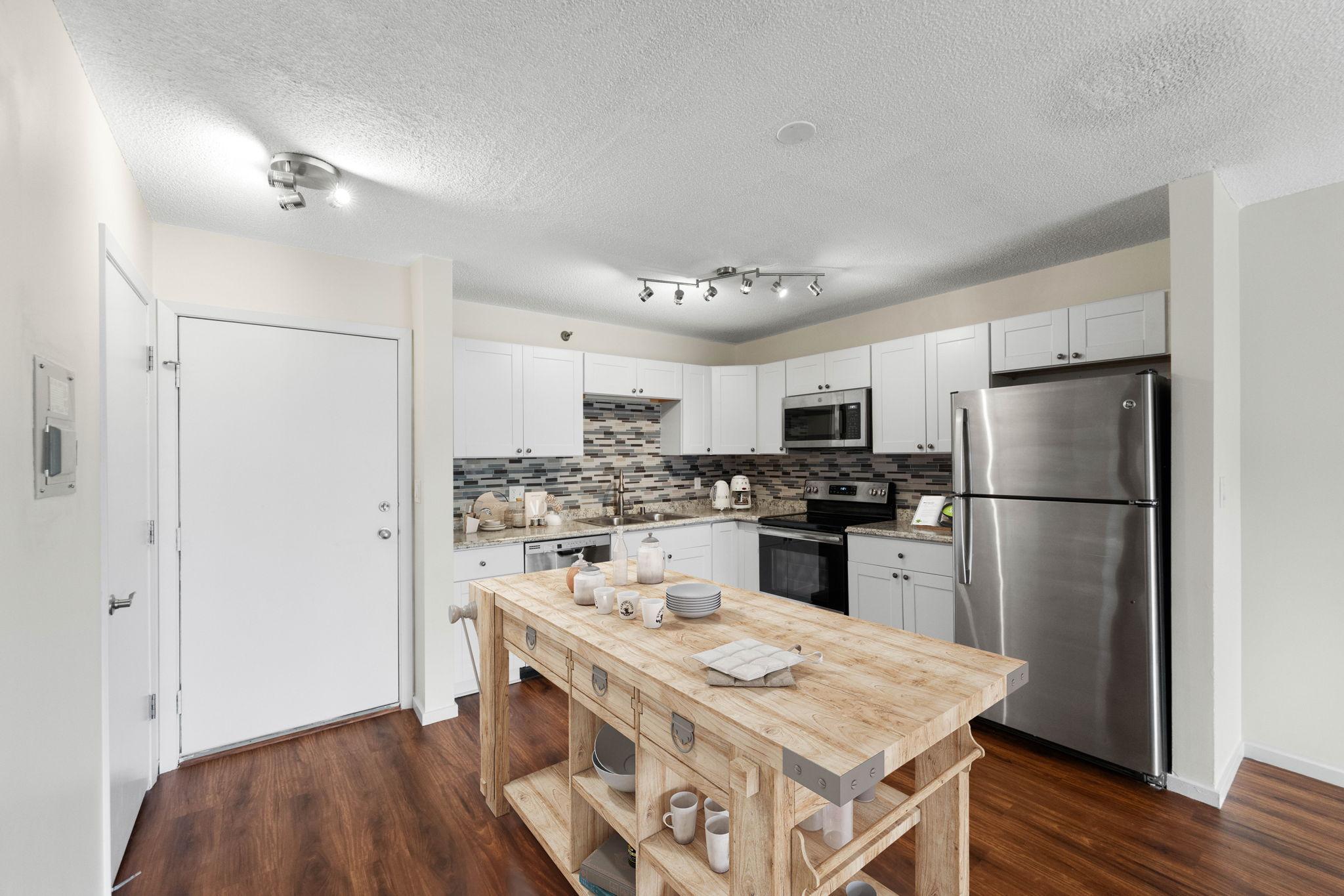 121 Washington Avenue S Unit: 305