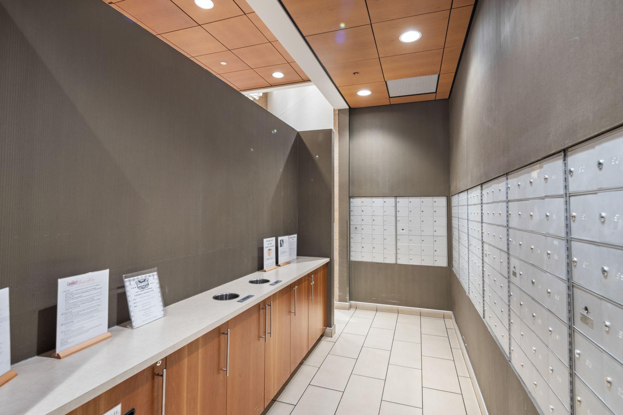 121 Washington Avenue S Unit: 305
