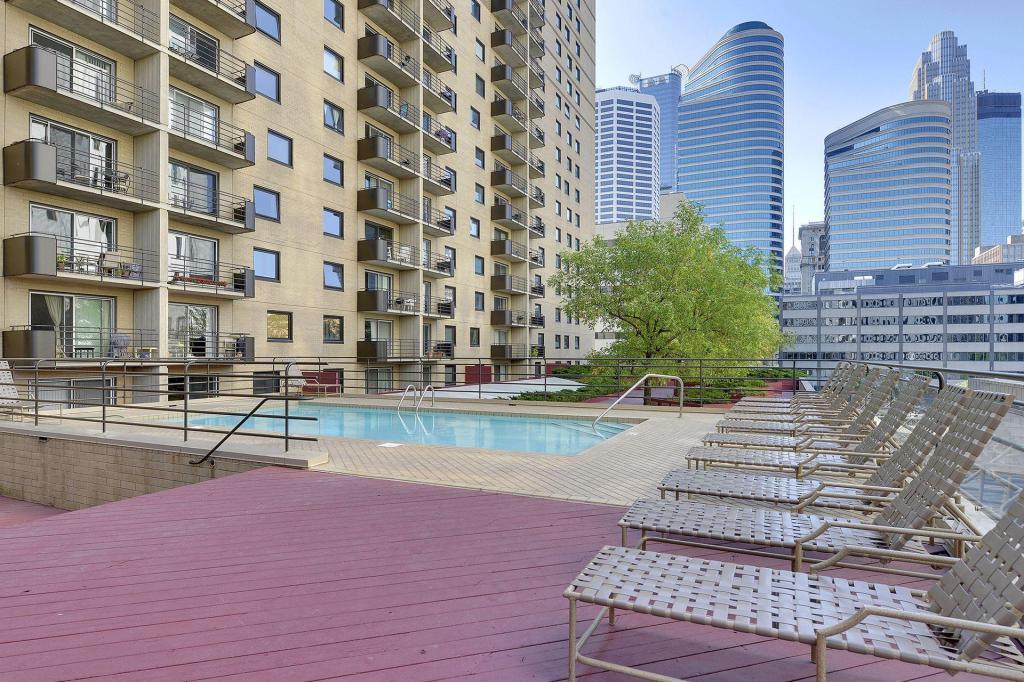 121 Washington Avenue S Unit: 305