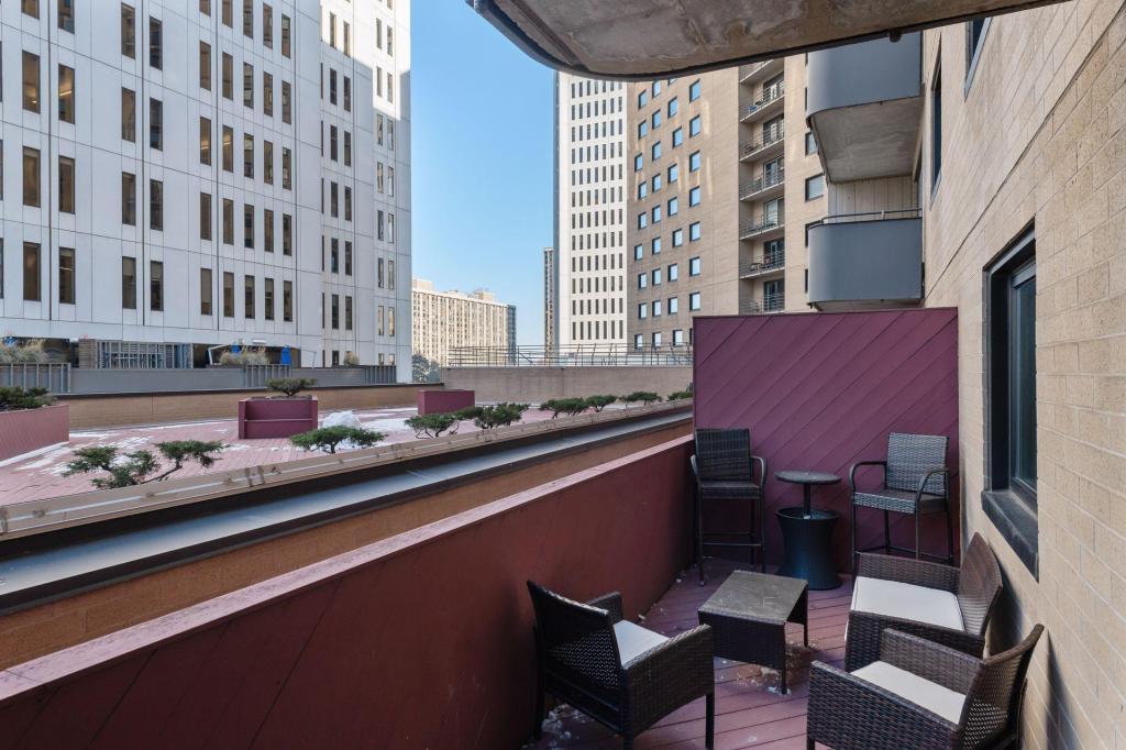 121 Washington Avenue S Unit: 305