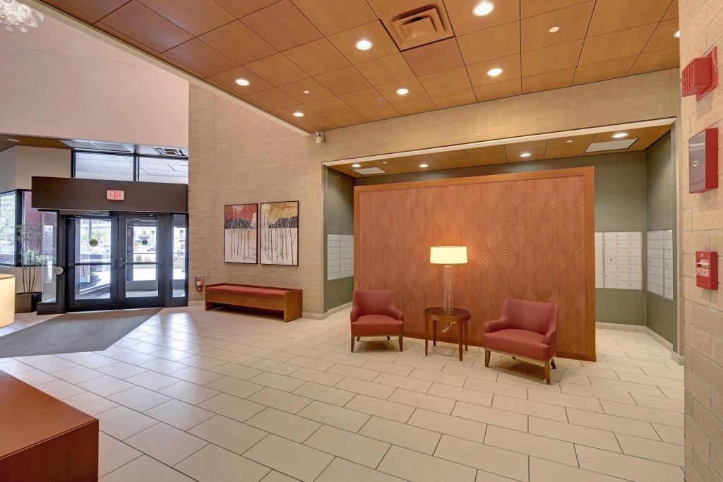 121 Washington Avenue S Unit: 305