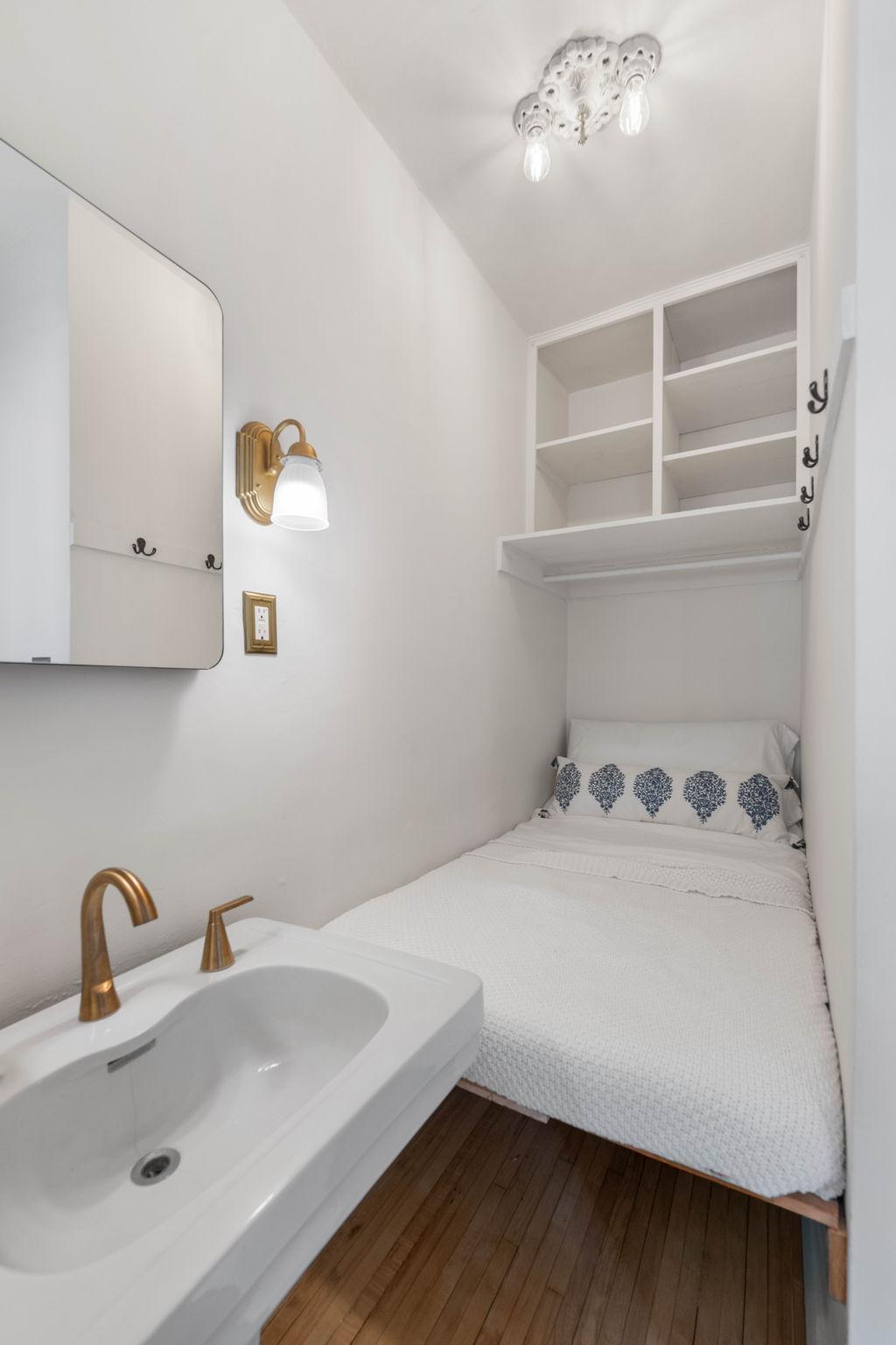 3252 Fremont Avenue S Unit: 203