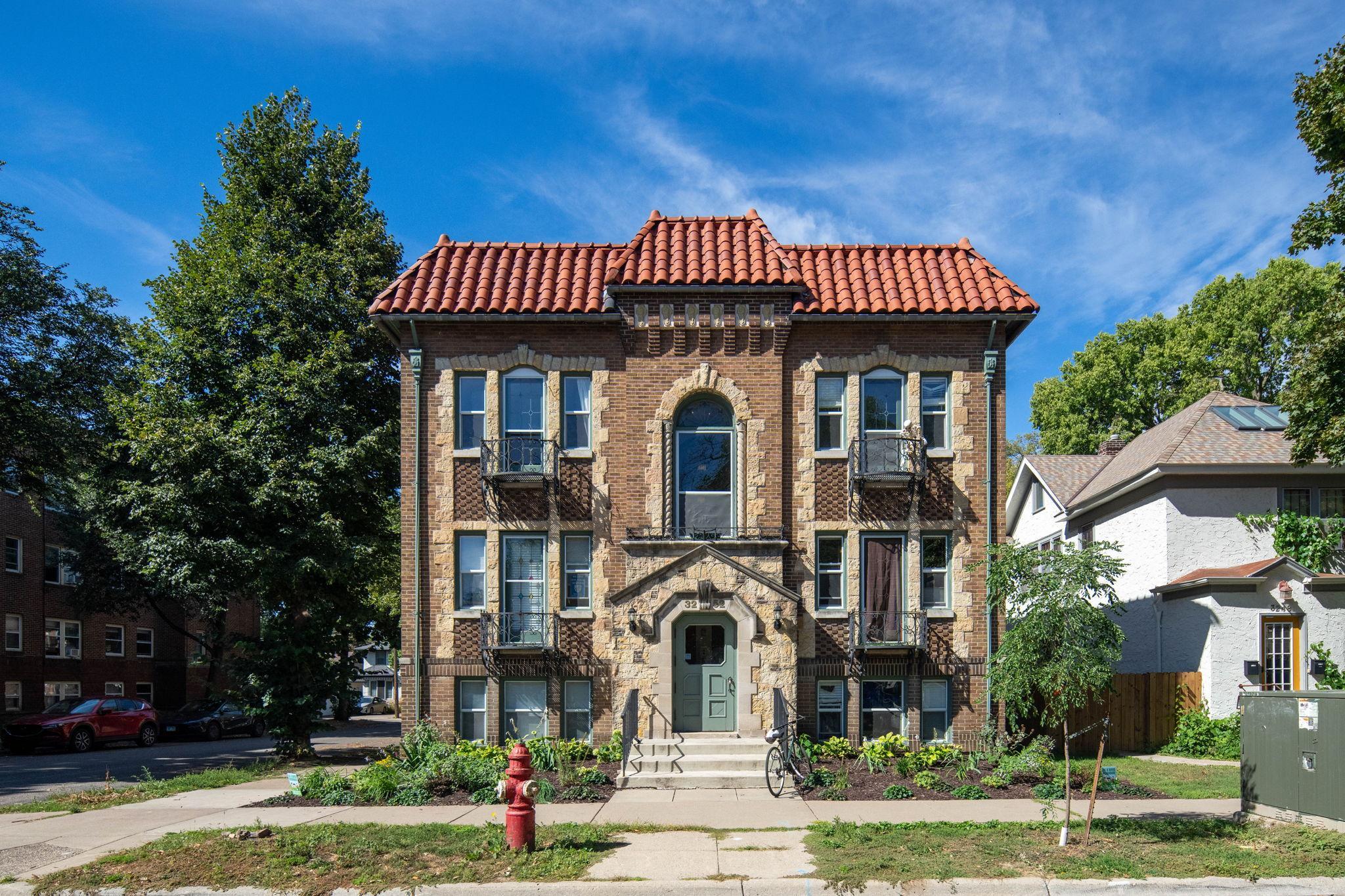 3252 Fremont Avenue S Unit: 203