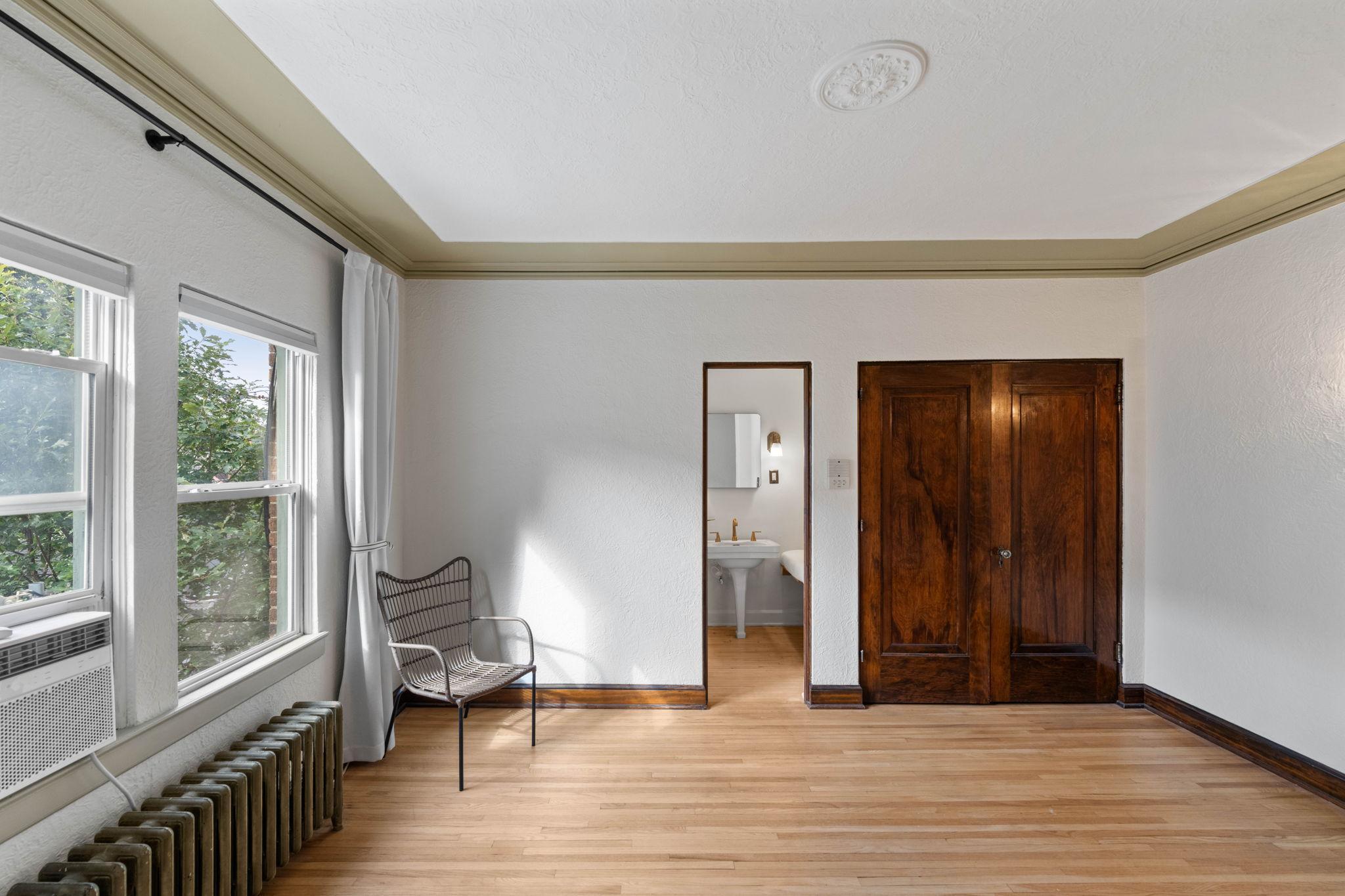 3252 Fremont Avenue S Unit: 203