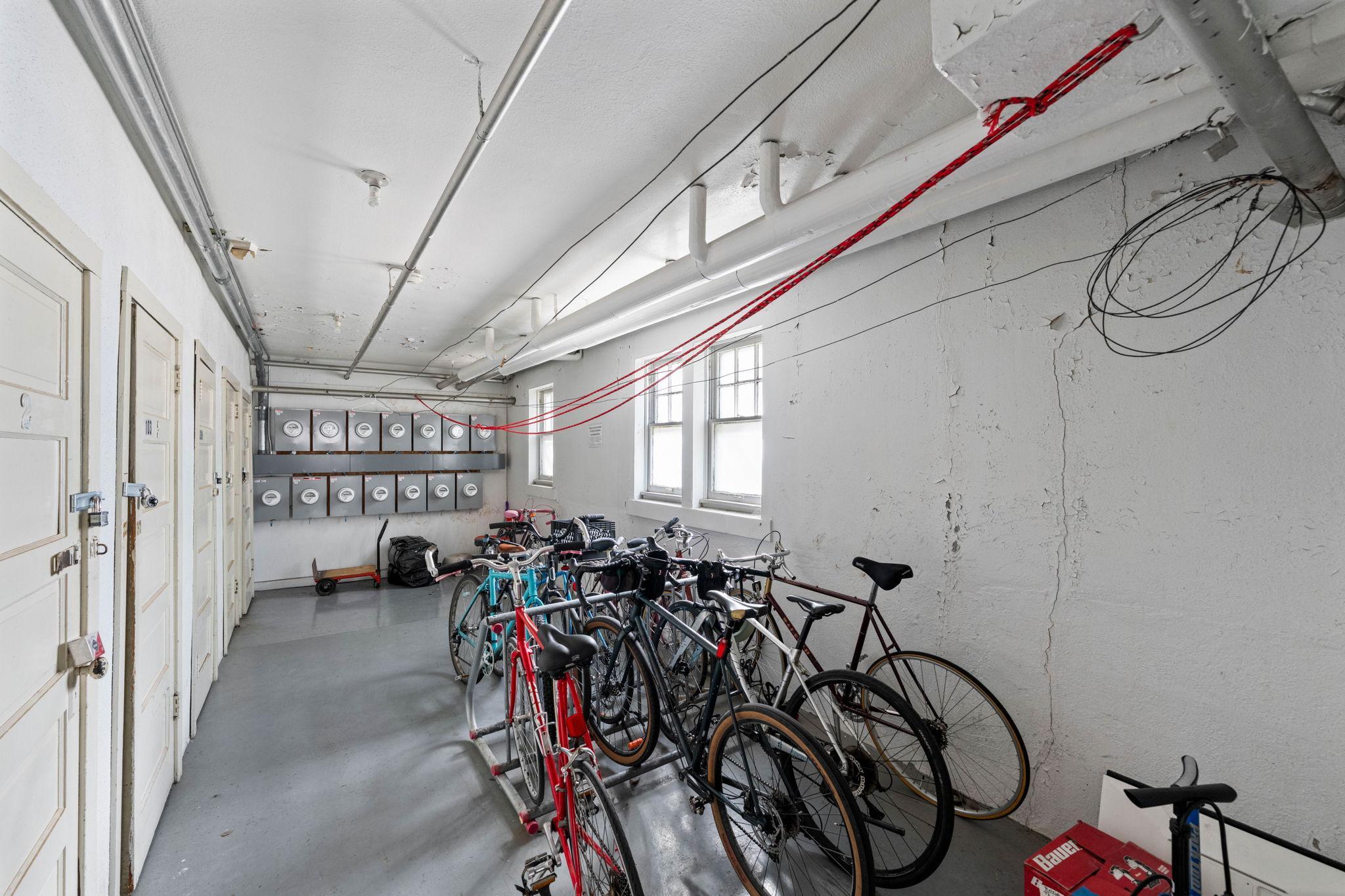 3252 Fremont Avenue S Unit: 203