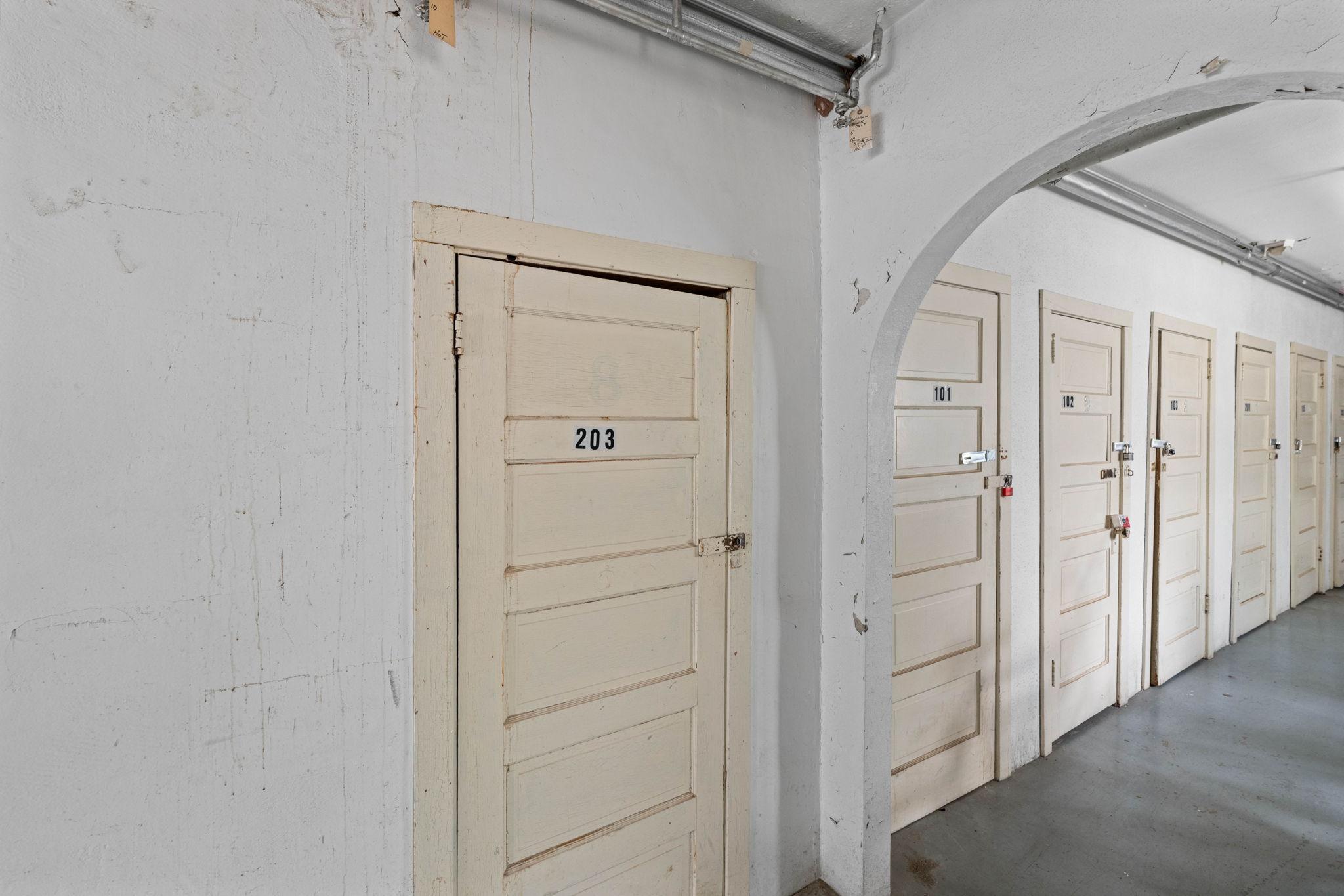 3252 Fremont Avenue S Unit: 203