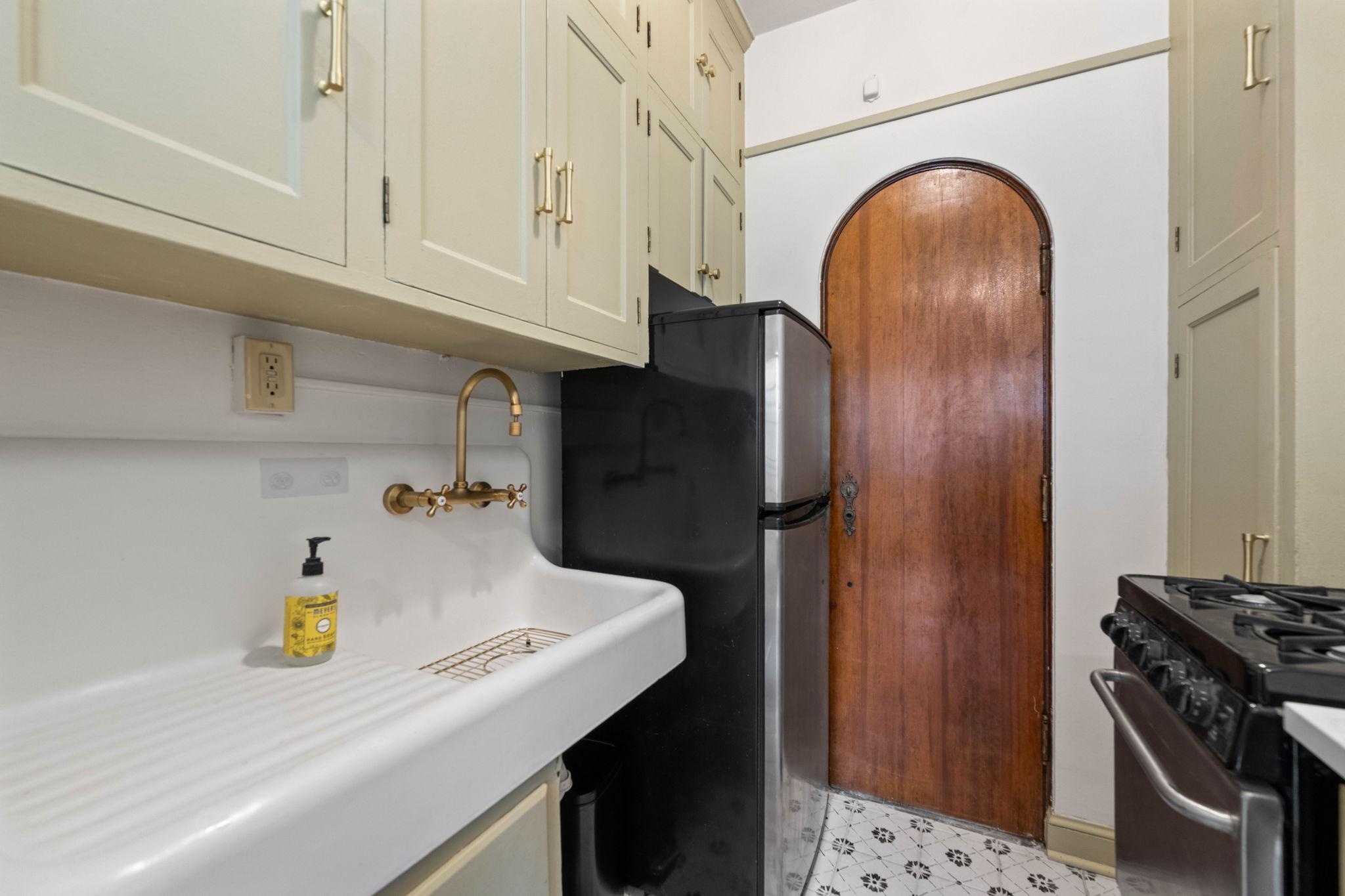 3252 Fremont Avenue S Unit: 203