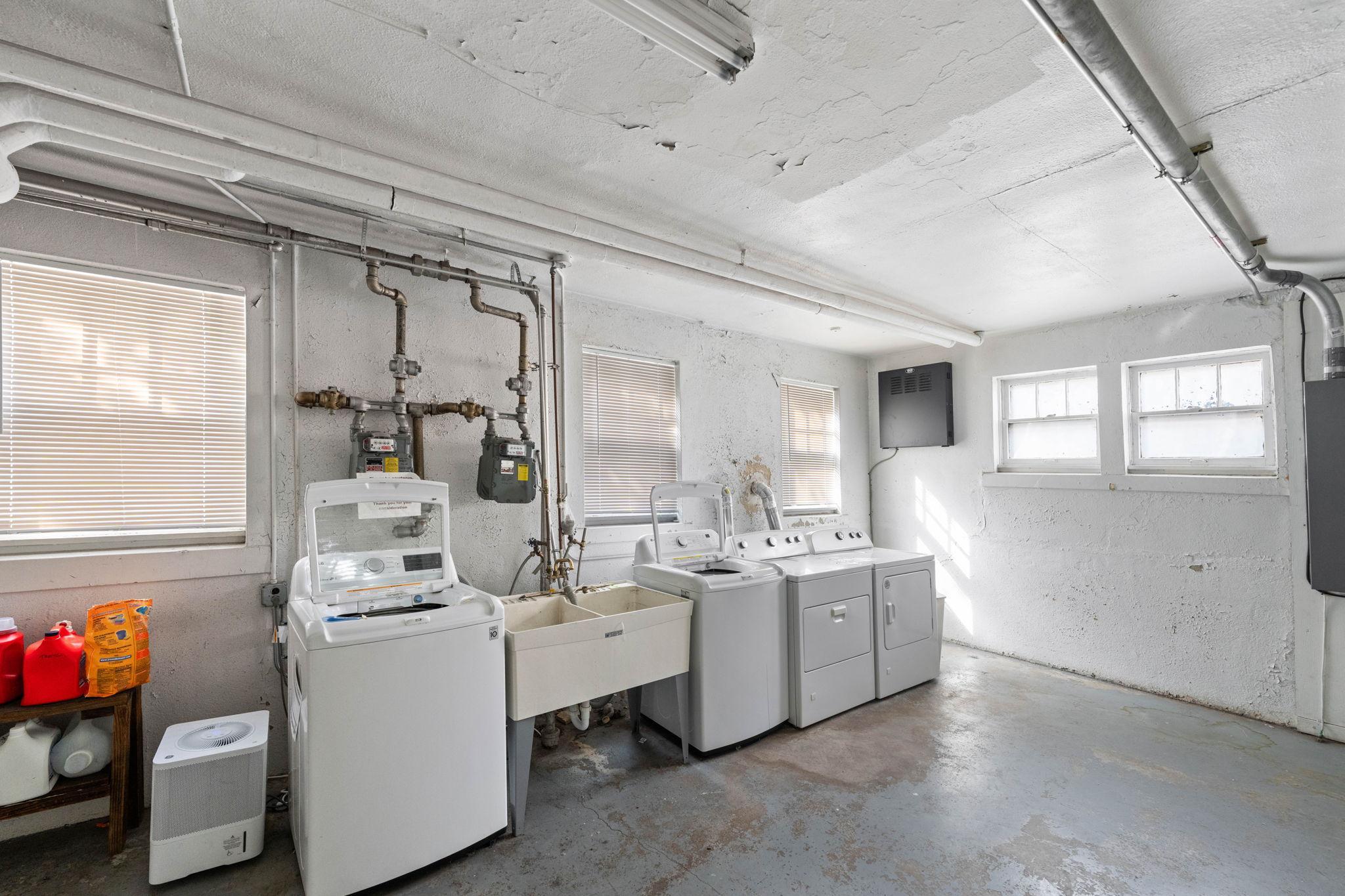 3252 Fremont Avenue S Unit: 203