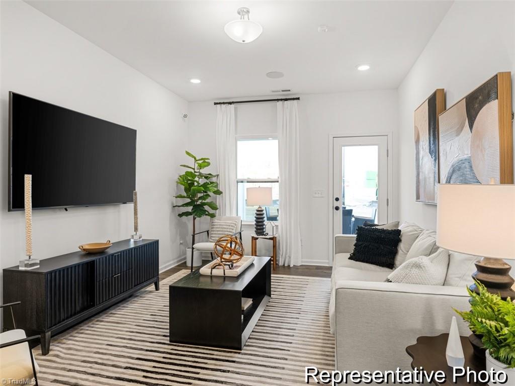 1000 Aubrieta Street # 105