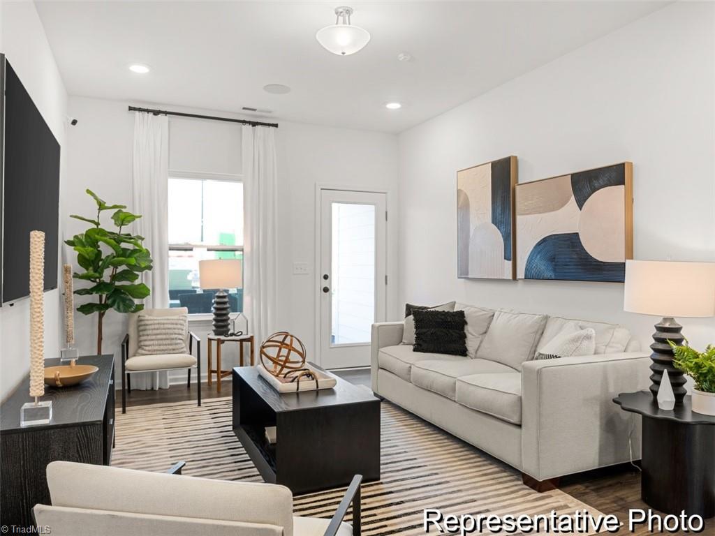 1000 Aubrieta Street # 105