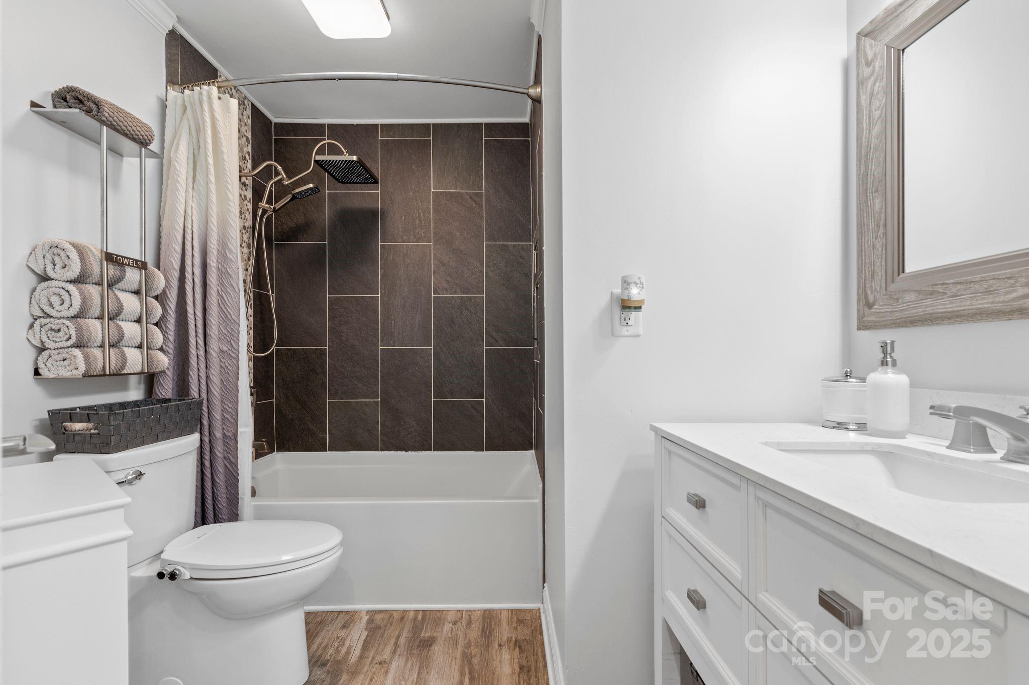 2121 Regatta Lane Unit: 209