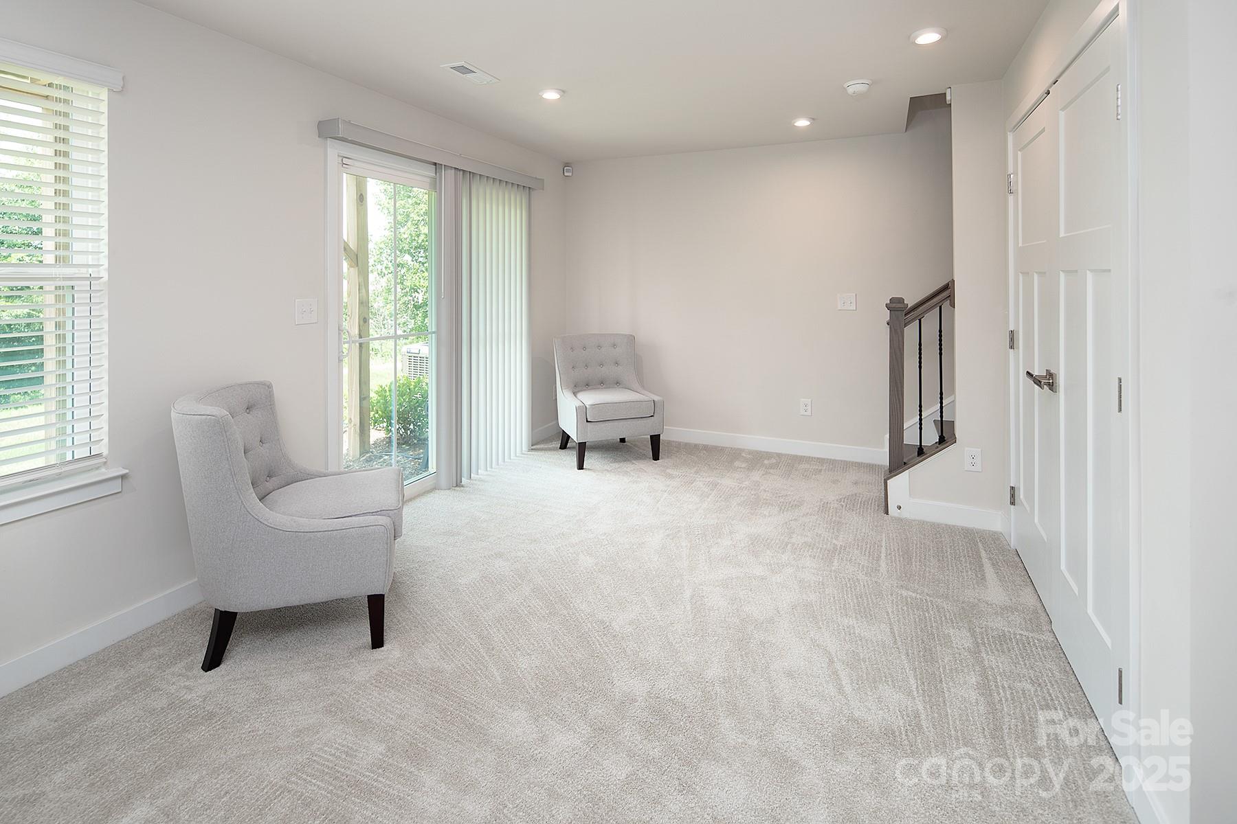 9910 Oaklawn Boulevard NW