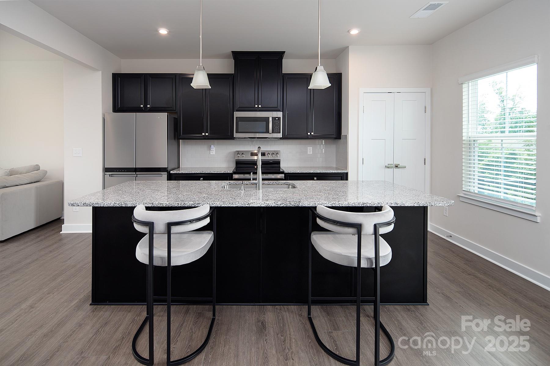 9910 Oaklawn Boulevard NW