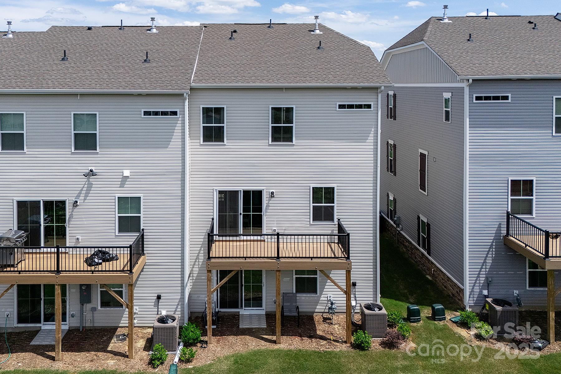 9910 Oaklawn Boulevard NW