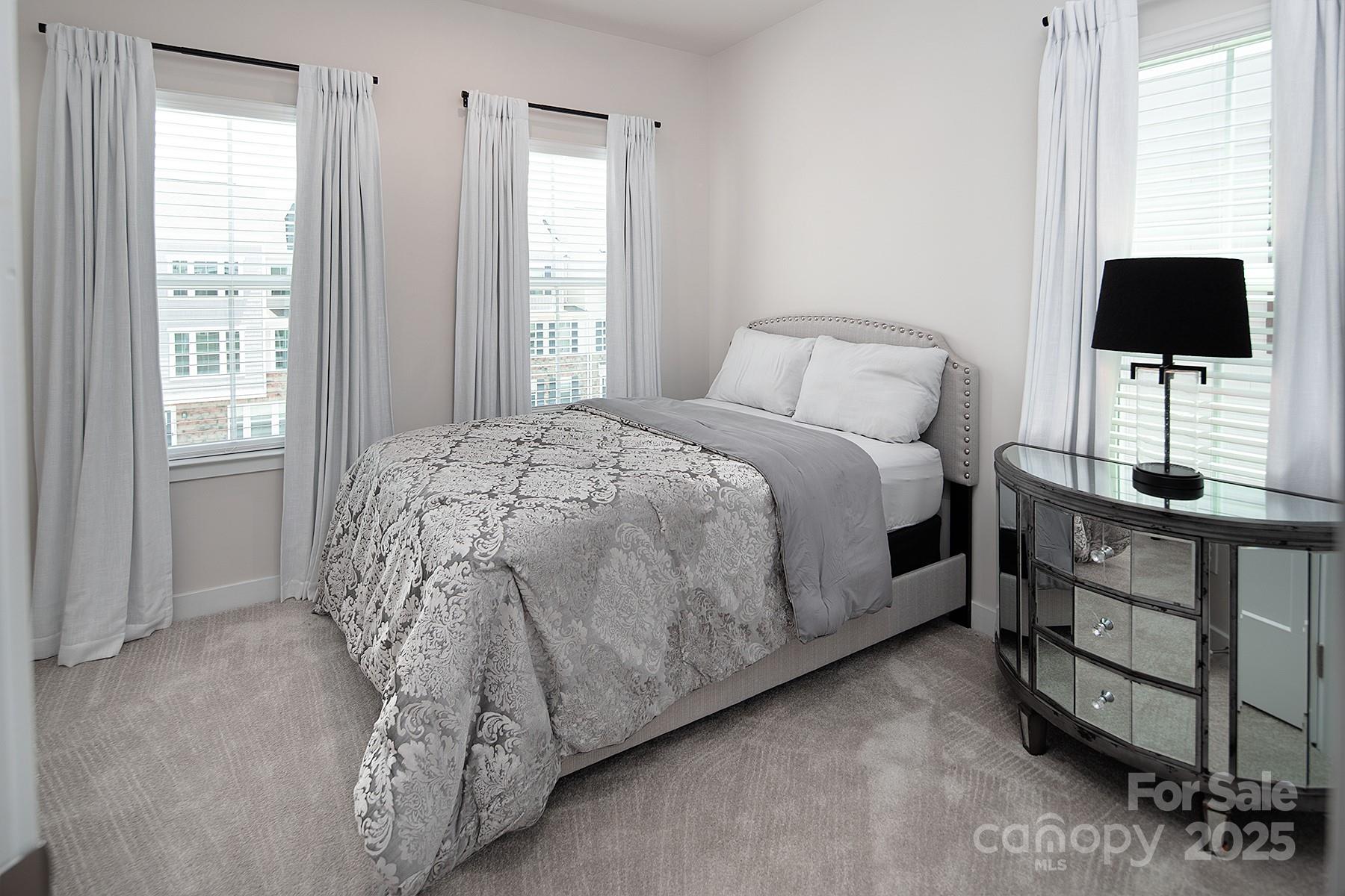 9910 Oaklawn Boulevard NW