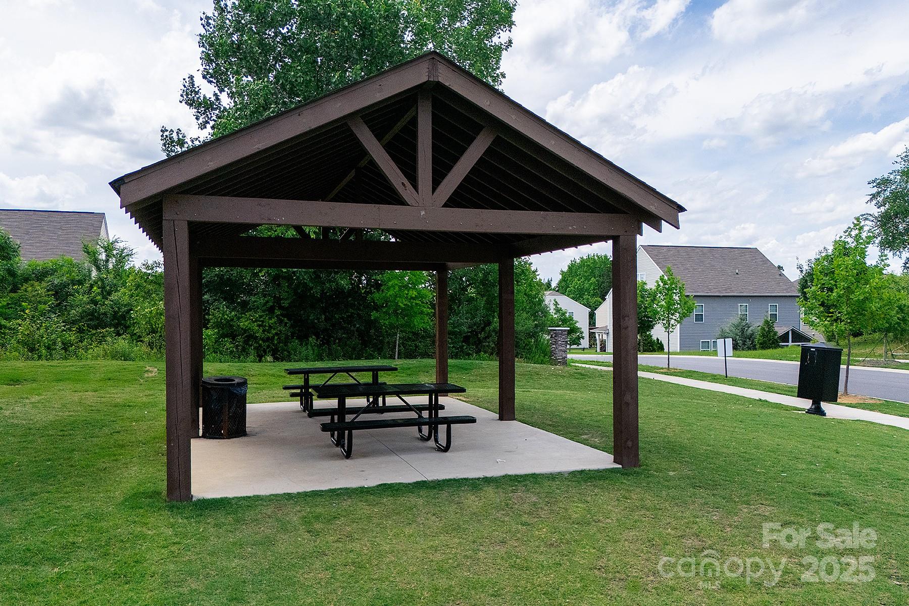 9910 Oaklawn Boulevard NW