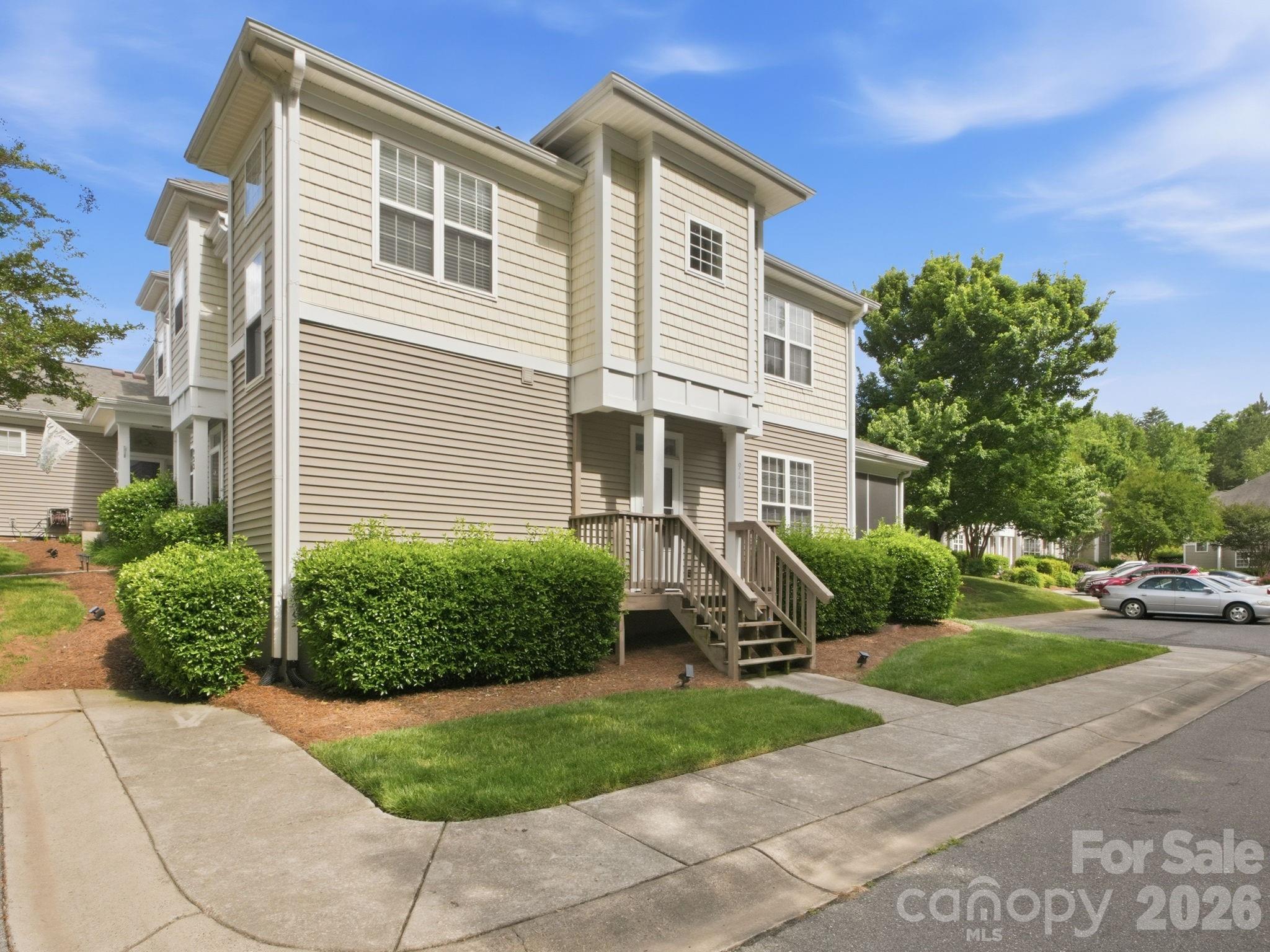 921 Ashworth Drive