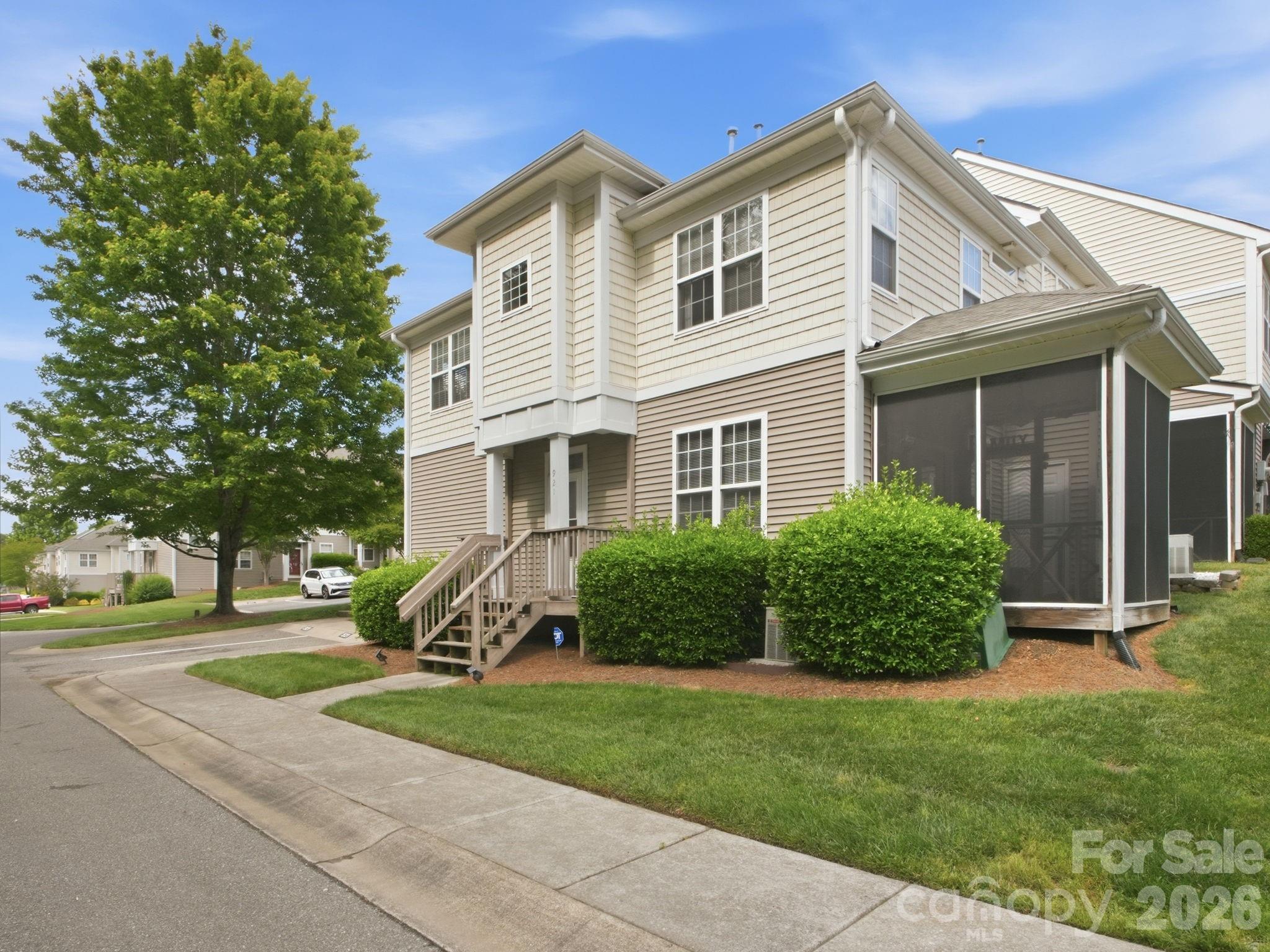 921 Ashworth Drive