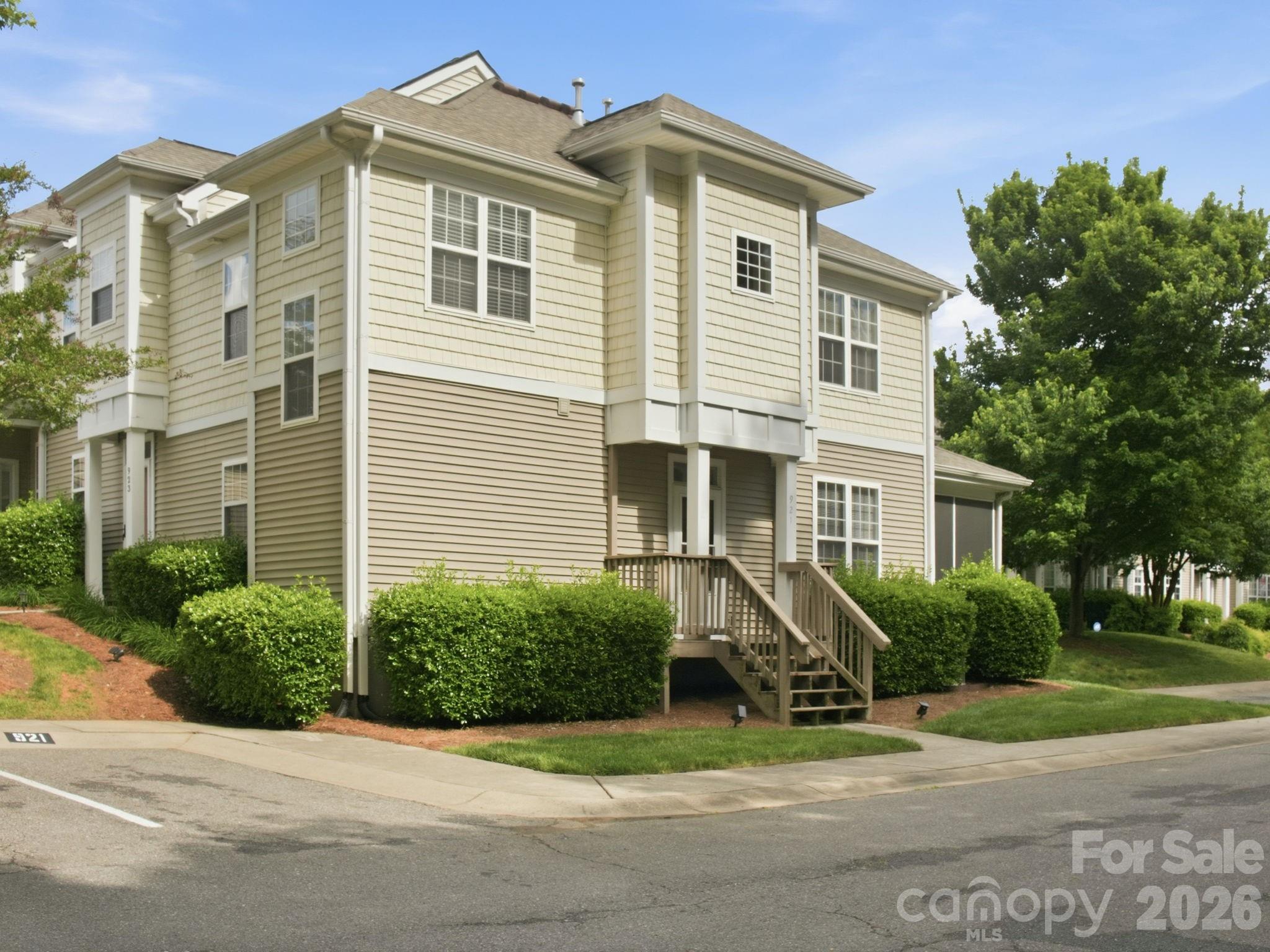 921 Ashworth Drive