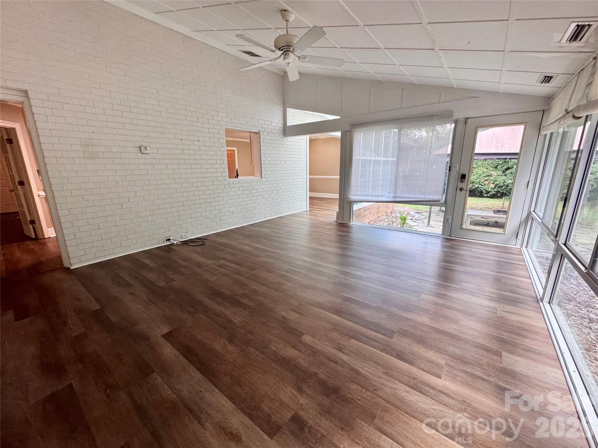 271 Ikerd Drive SE