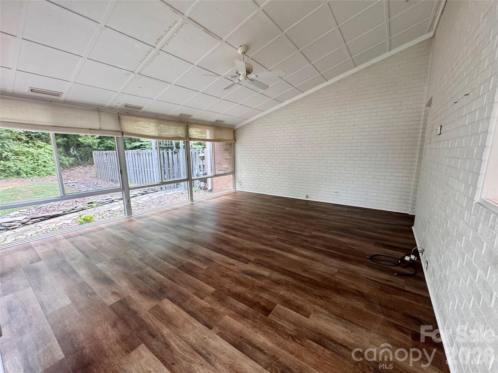 271 Ikerd Drive SE