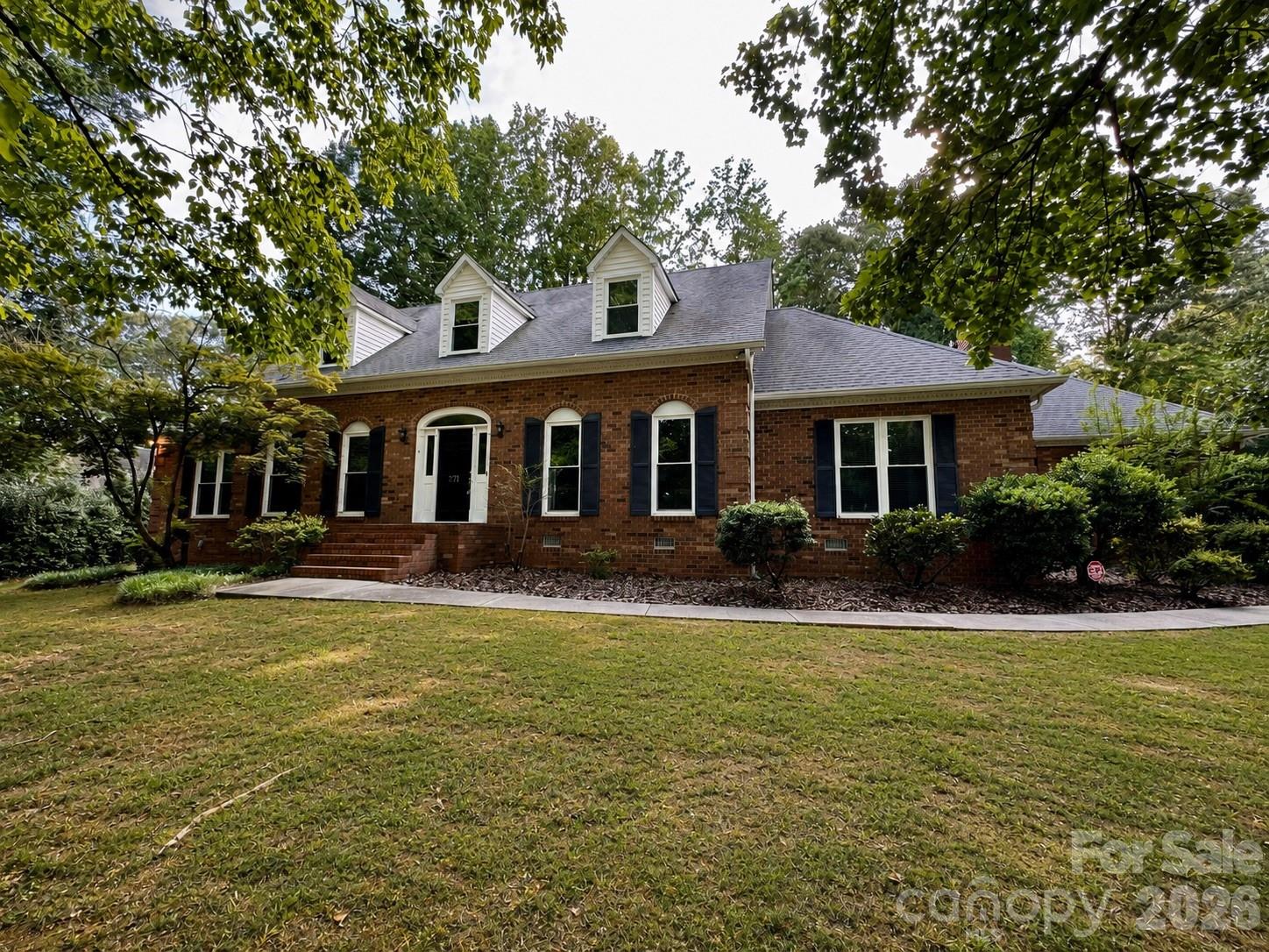 271 Ikerd Drive SE