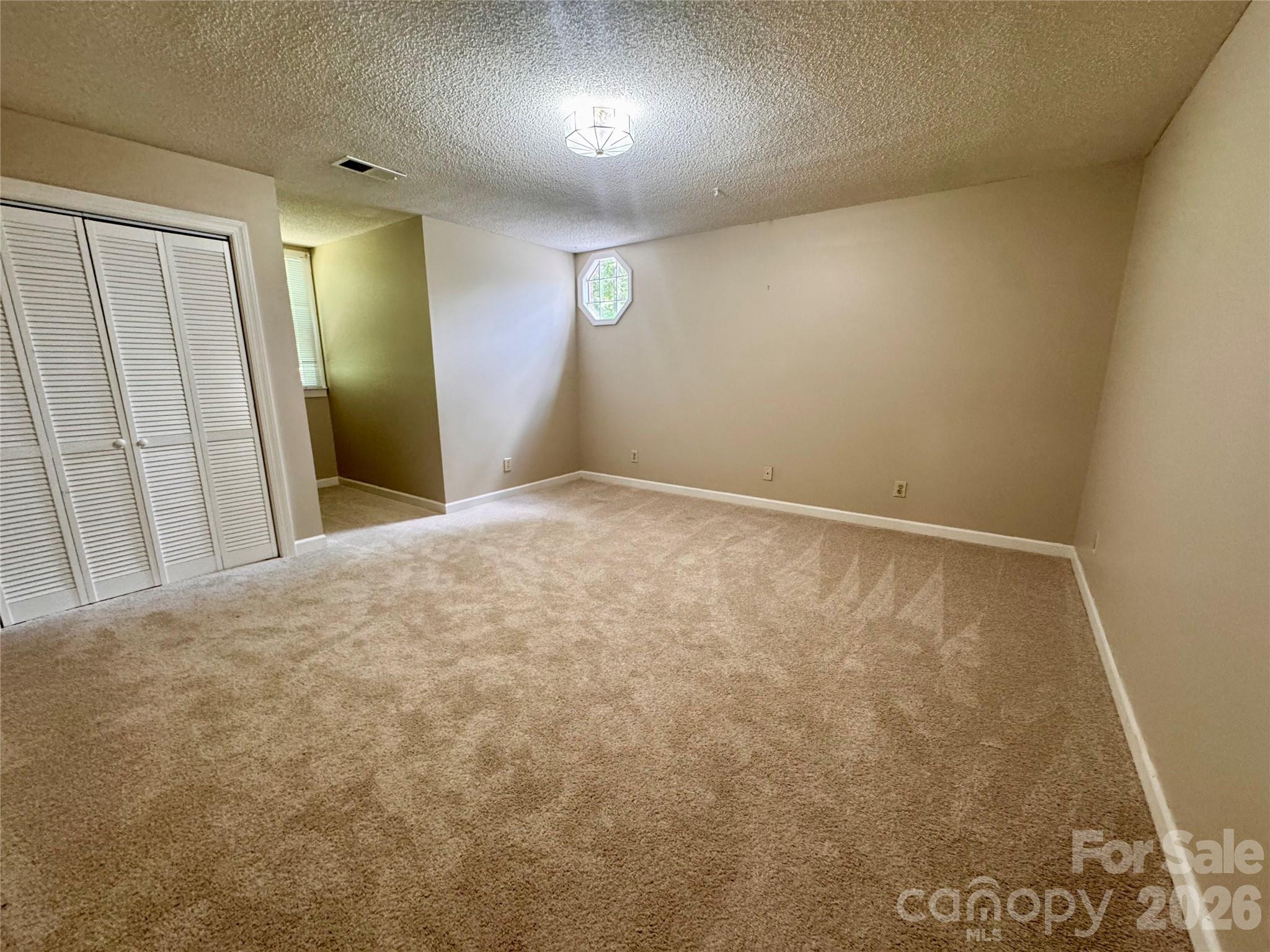 271 Ikerd Drive SE