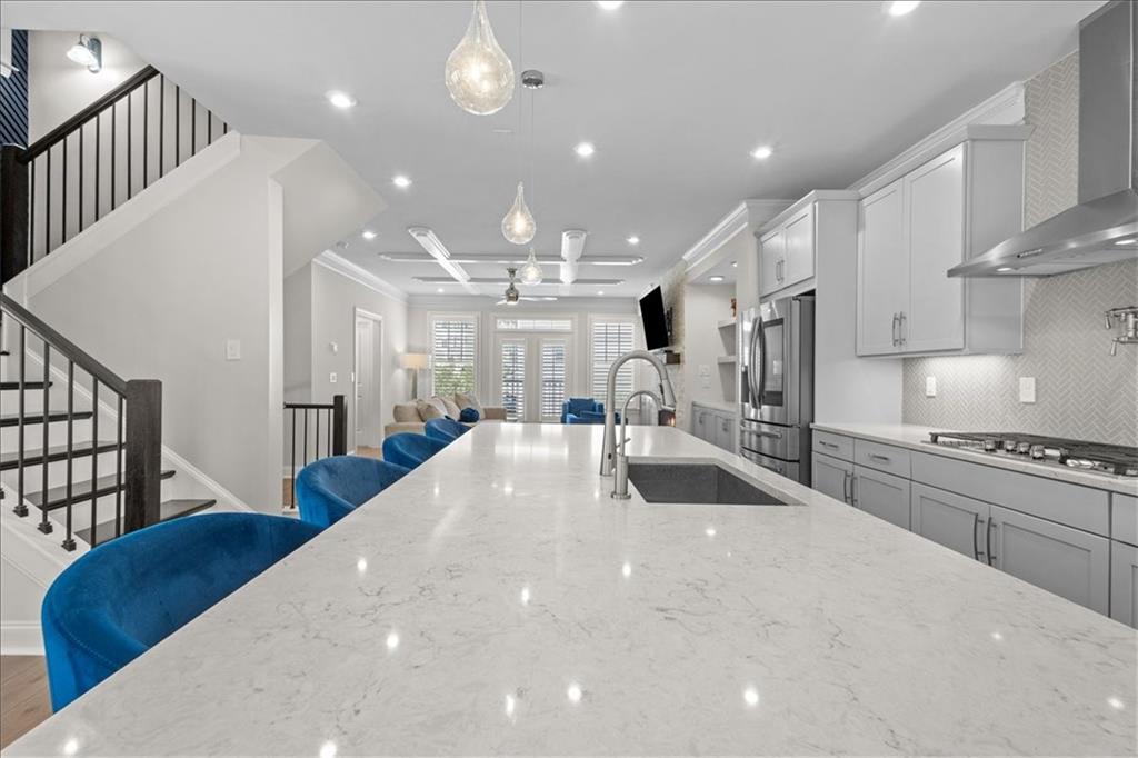 2056 Violet Lane