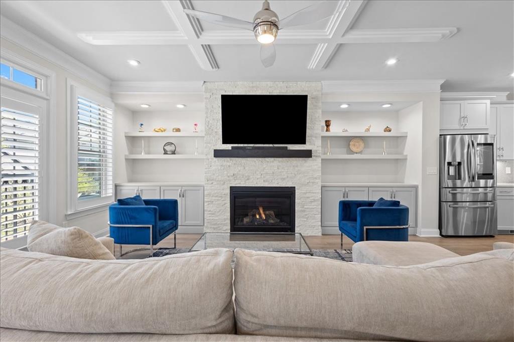2056 Violet Lane