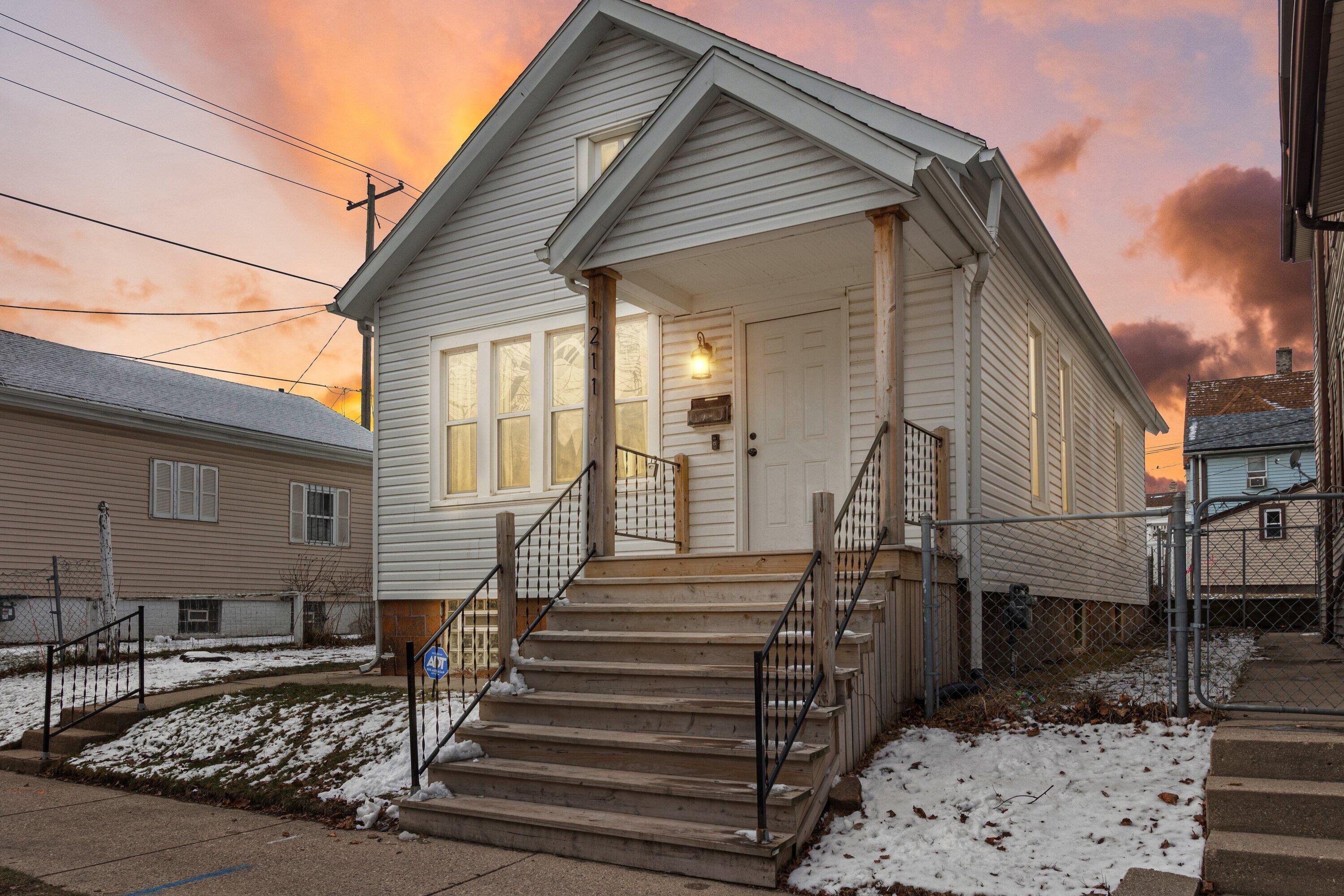 1211 S 9th St