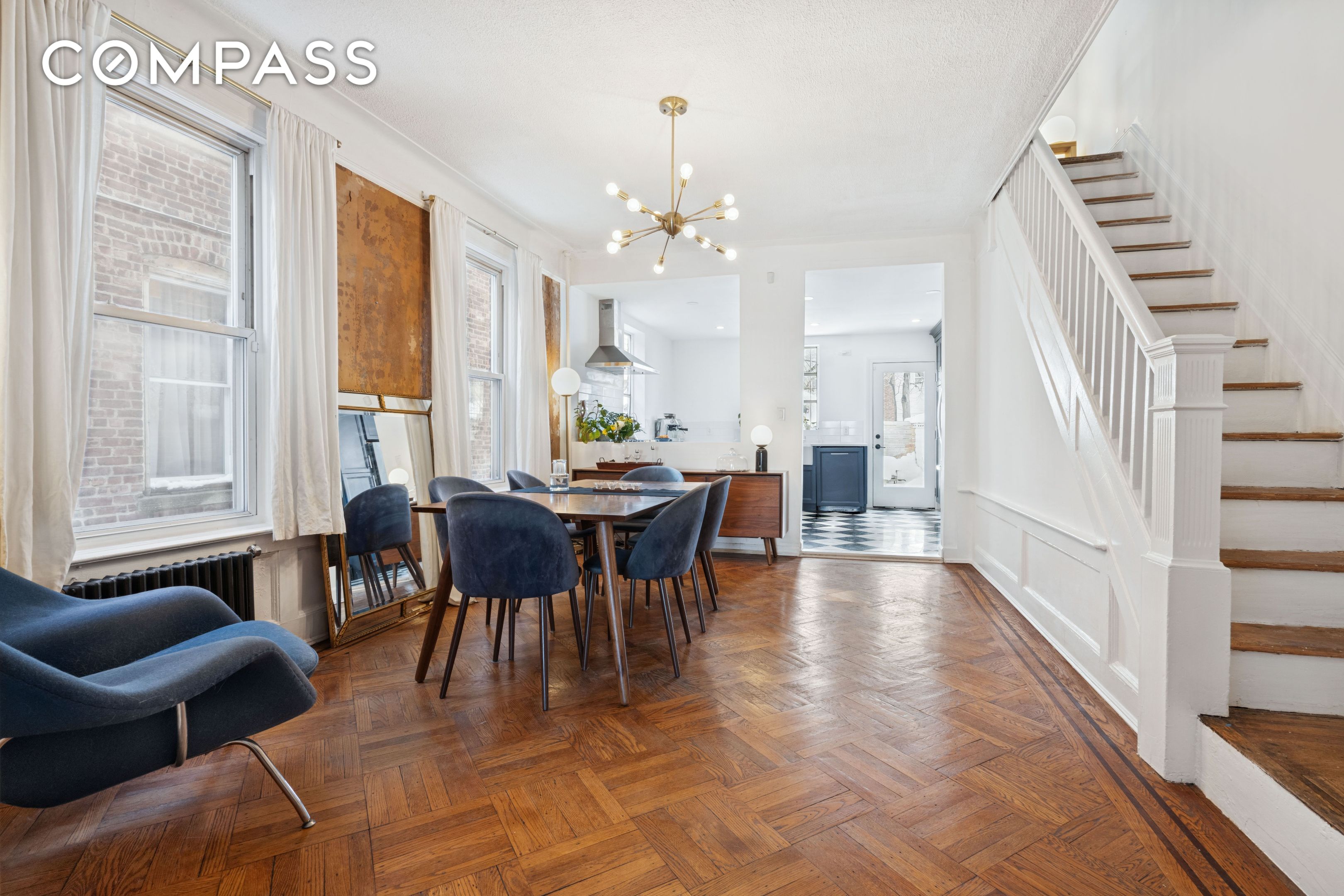 527 E 38th Street