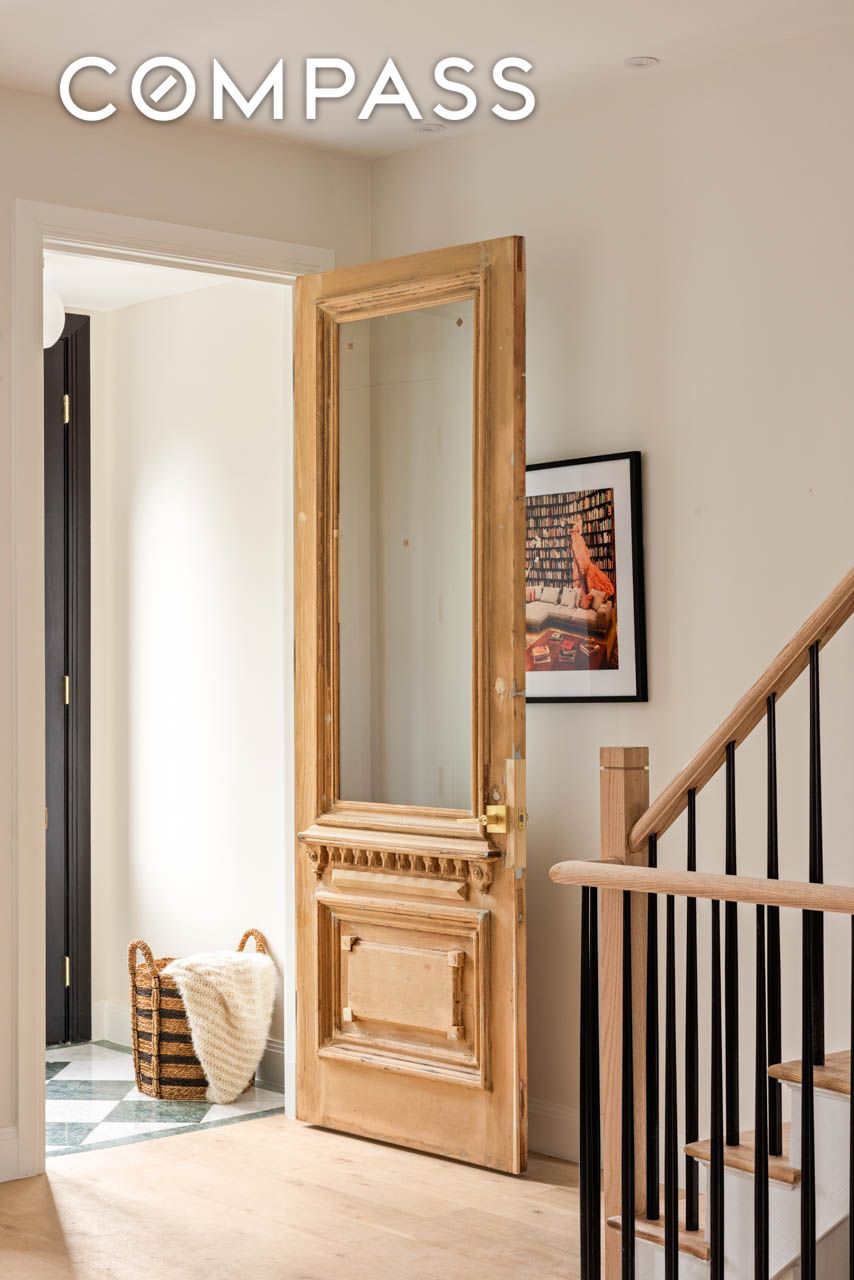 599 Van Buren Street