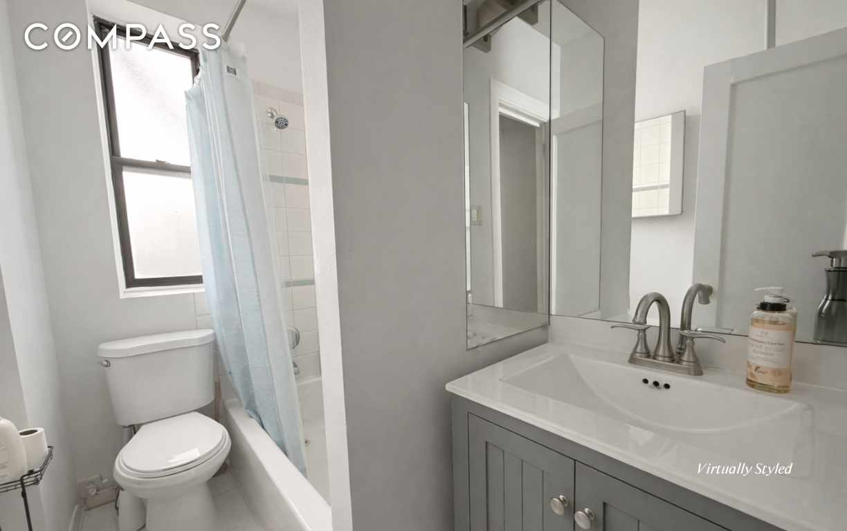 7002 Ridge Boulevard C7