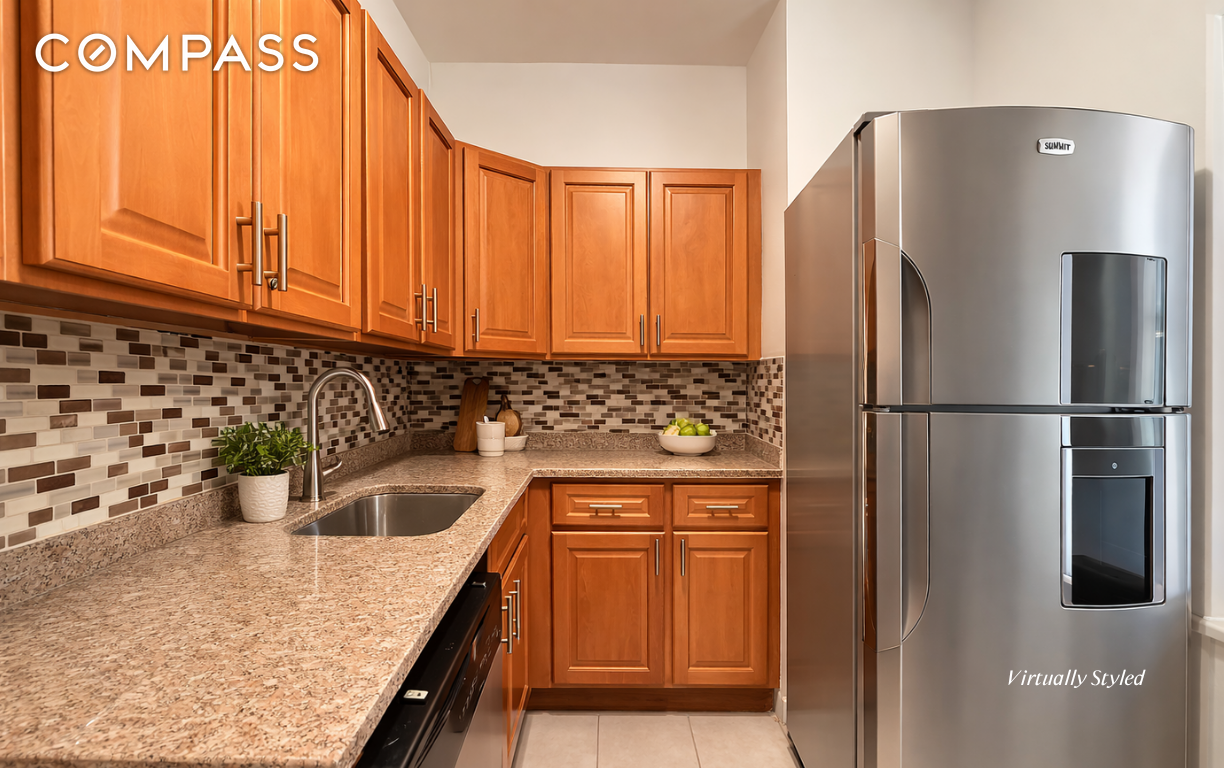 7002 Ridge Boulevard C7