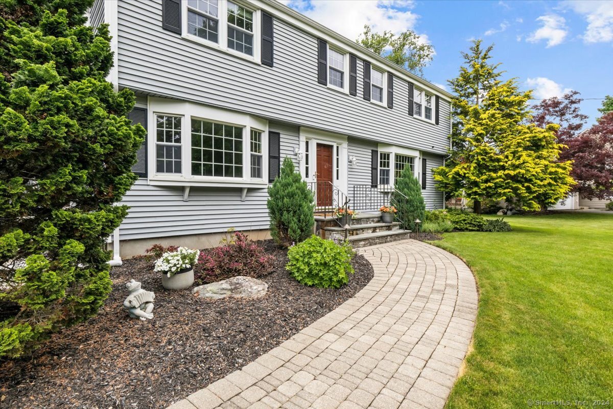 7 Arlen Way