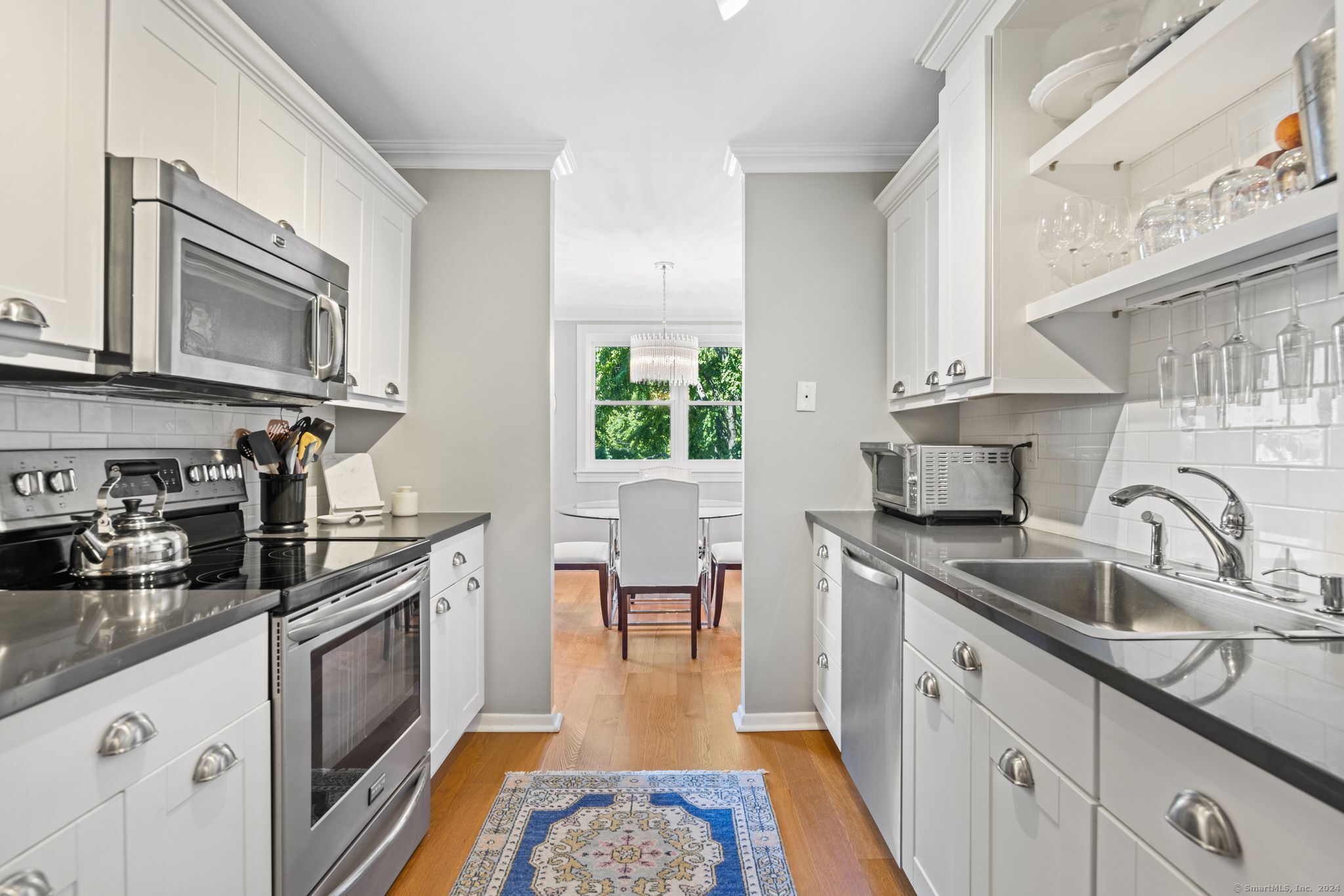 889 Farmington Avenue 4I