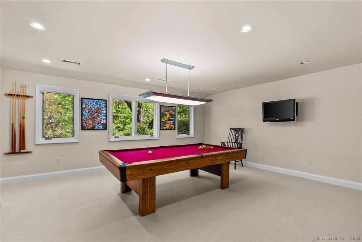 10 White Pine Lane