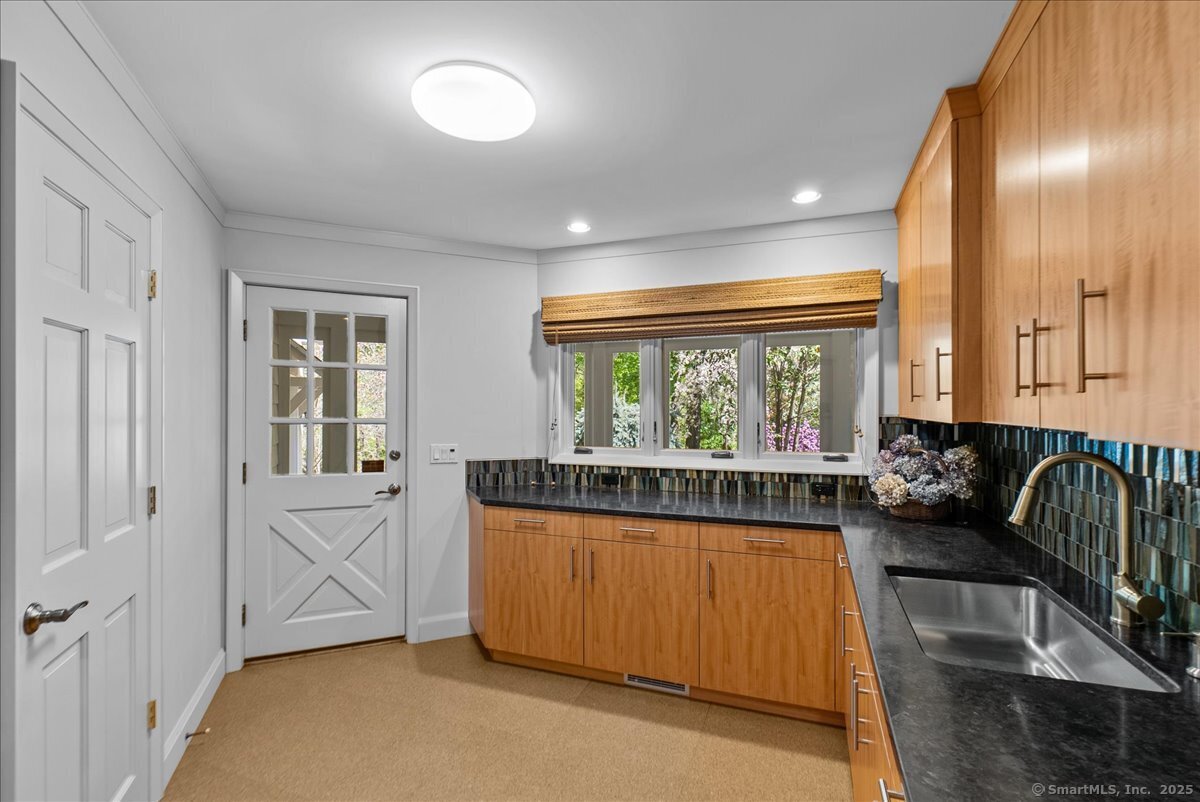 10 White Pine Lane