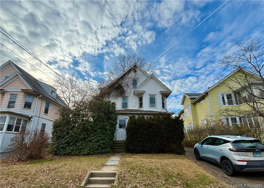 63 Oakwood Avenue