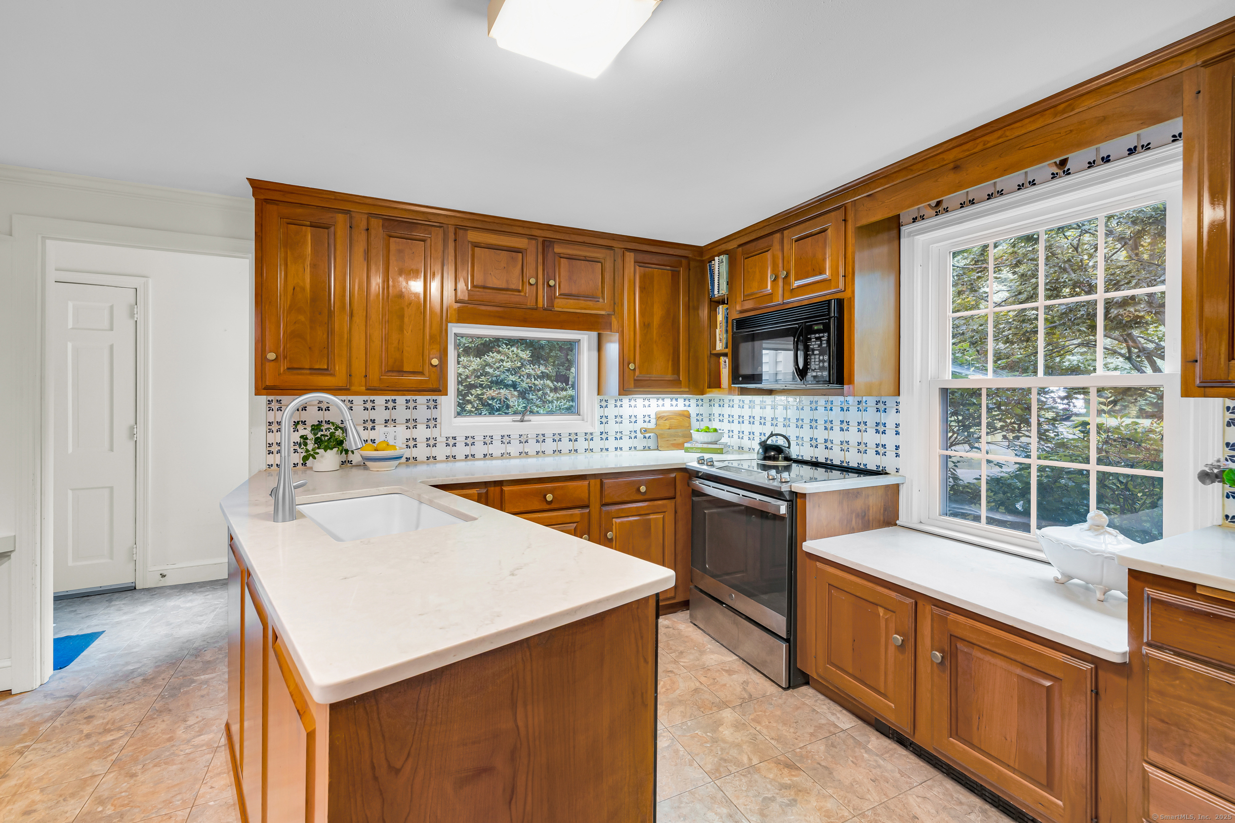 15 Sunny Reach Drive