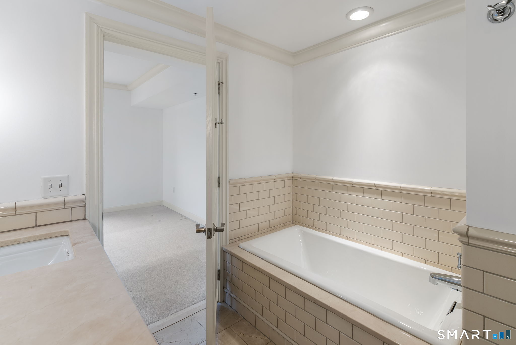 85 Memorial Road APT 313