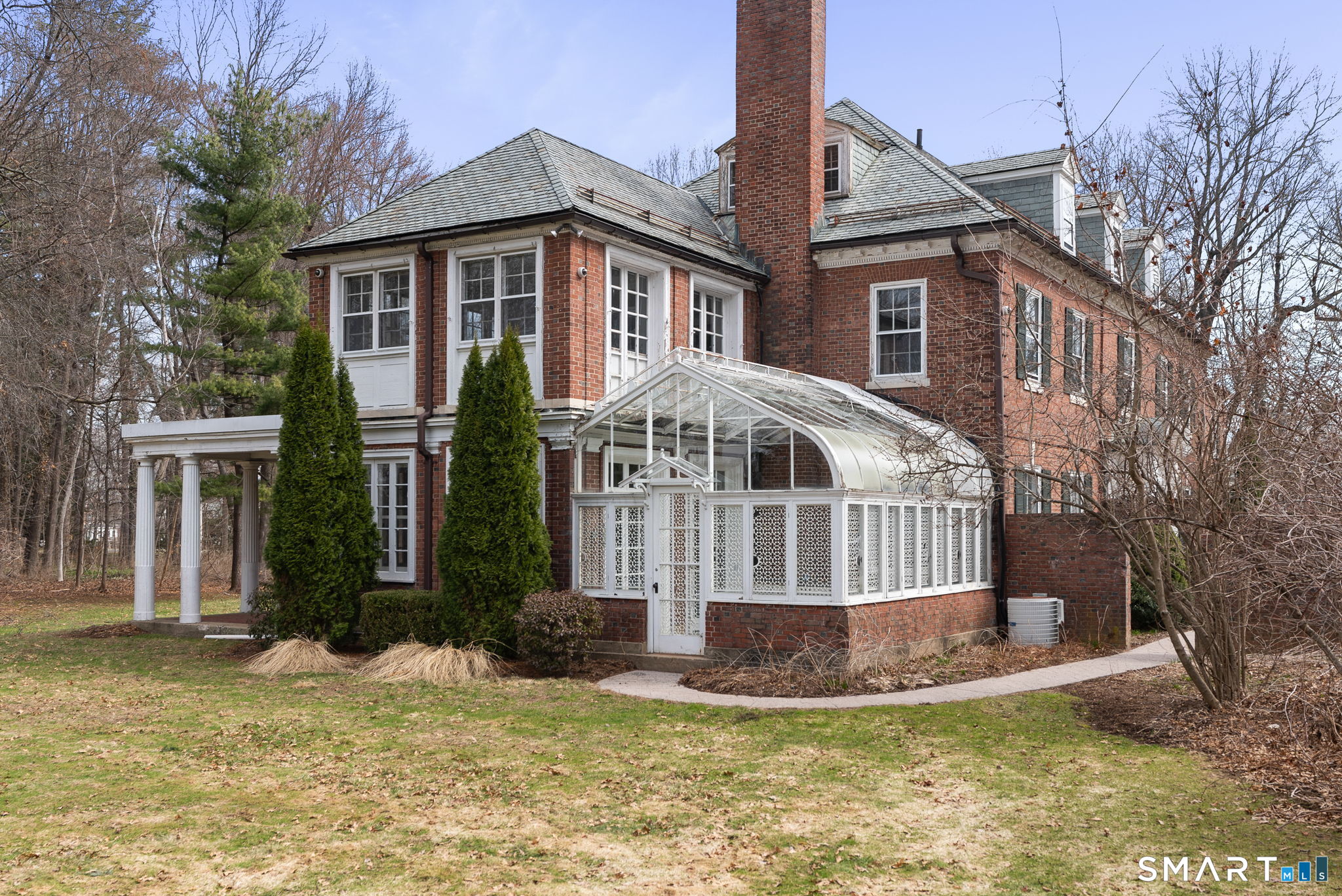 85 Bloomfield Avenue