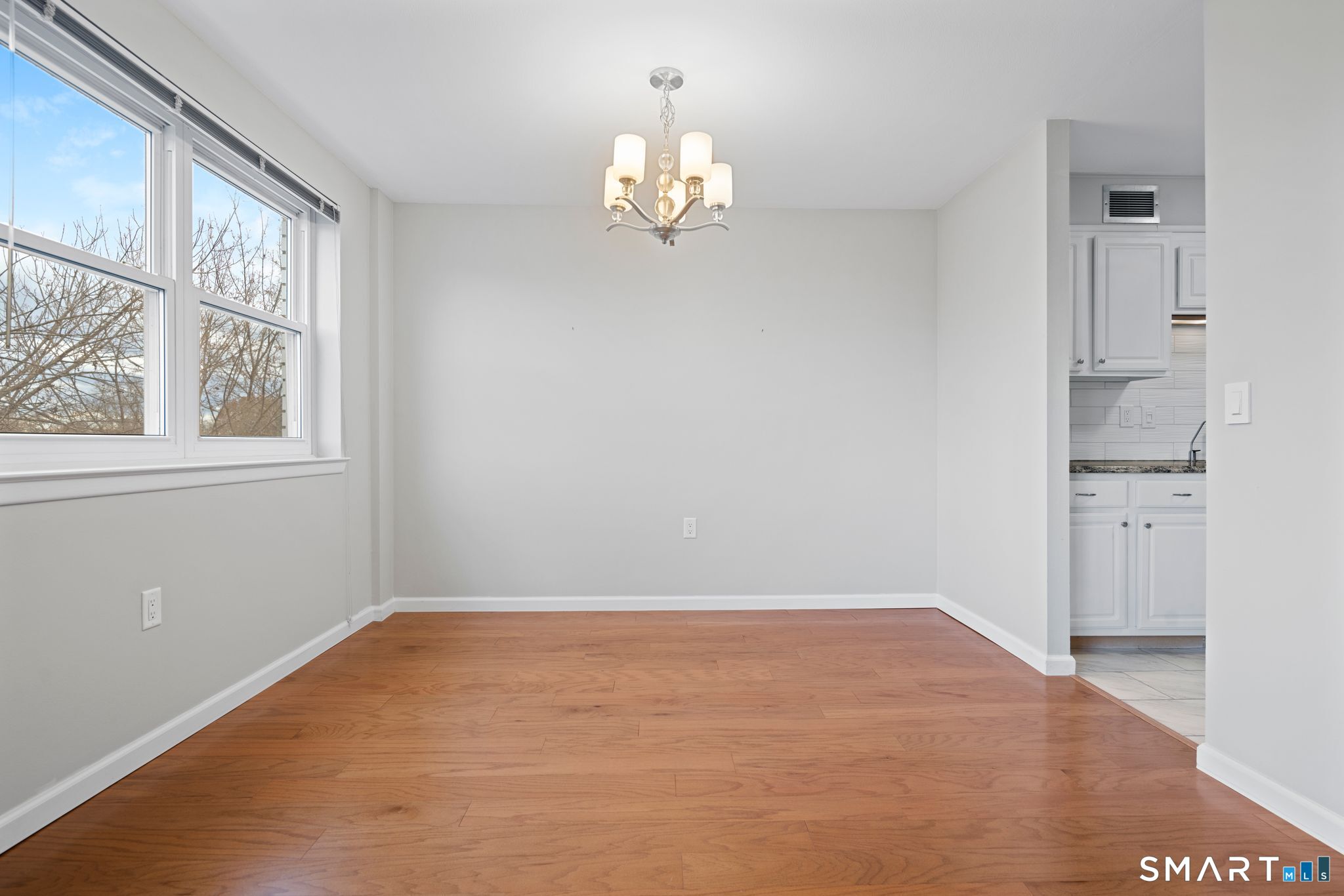 891 Farmington Avenue 5F