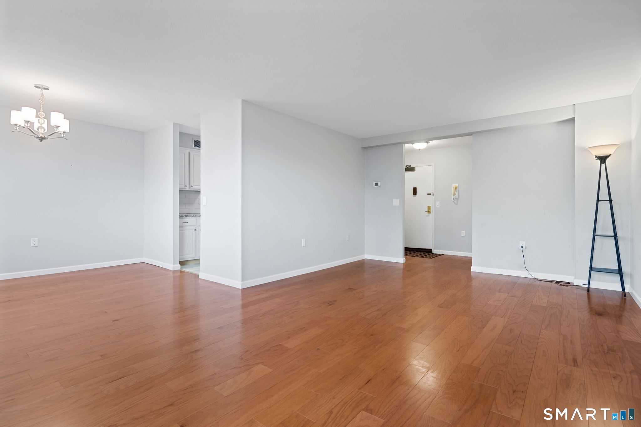891 Farmington Avenue 5F