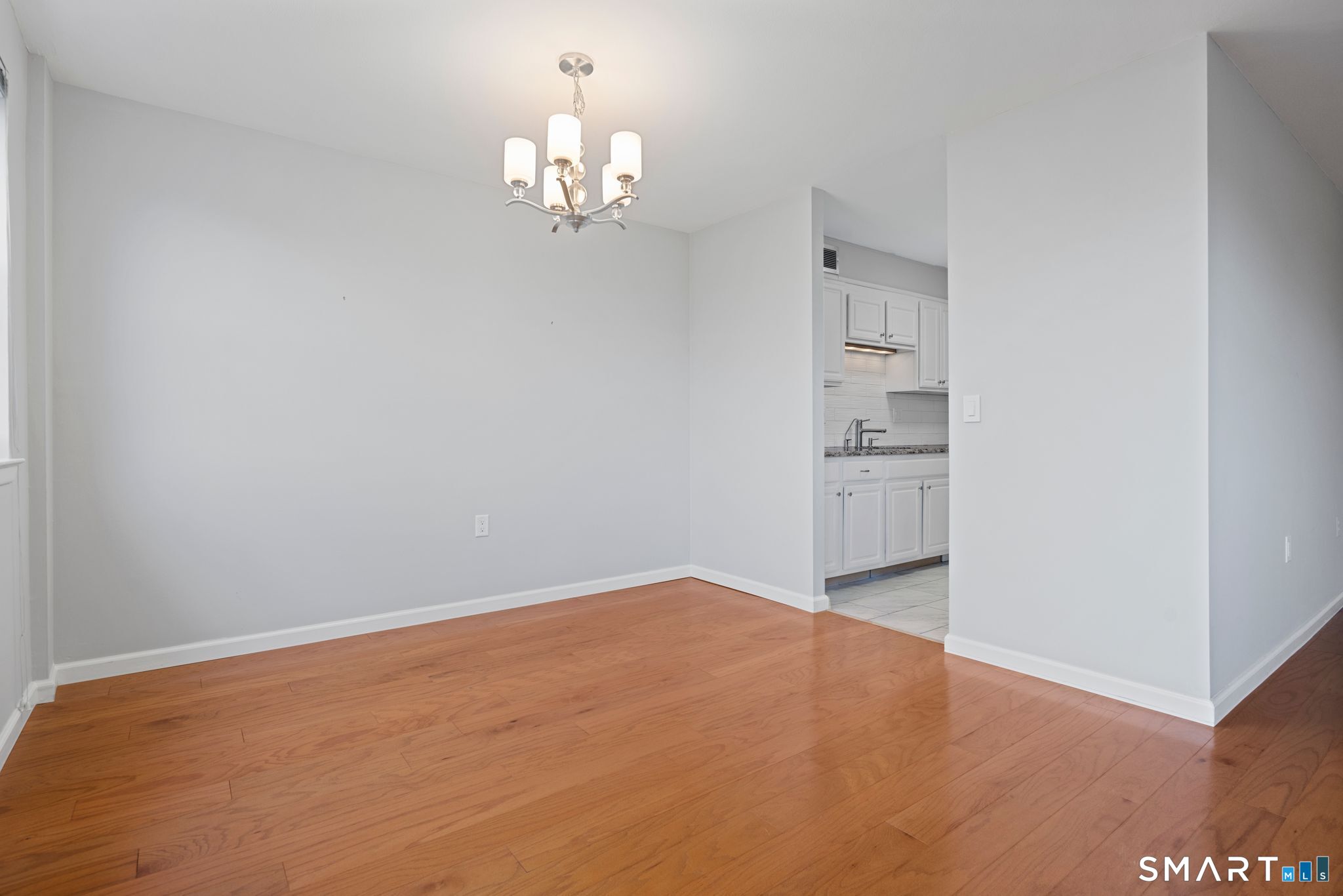 891 Farmington Avenue 5F