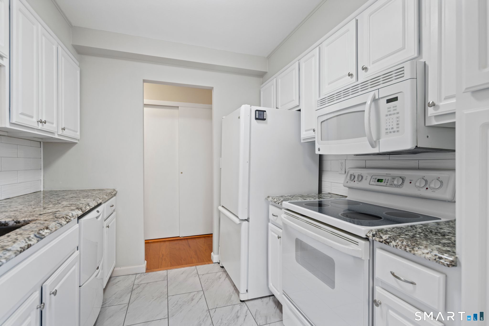891 Farmington Avenue 5F
